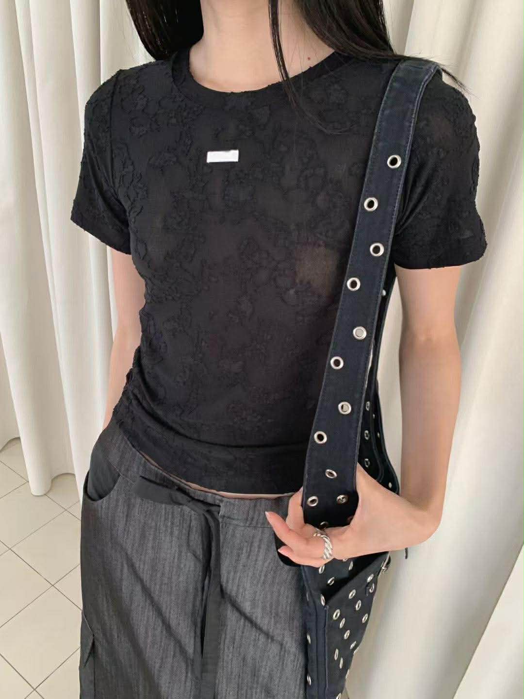 蕾絲花紋短袖上衣 ( 2色 )17