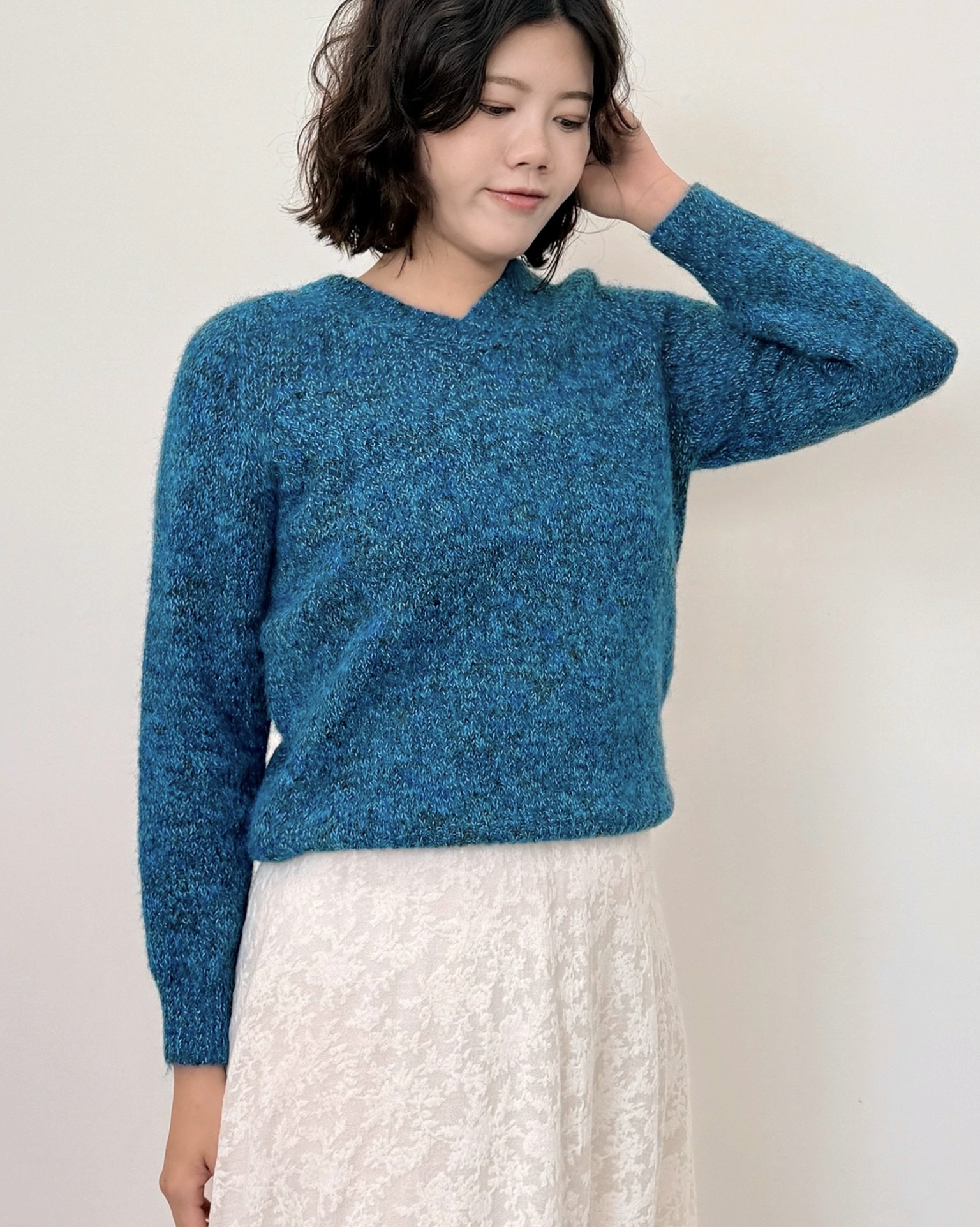 V領花彩毛衣-藍