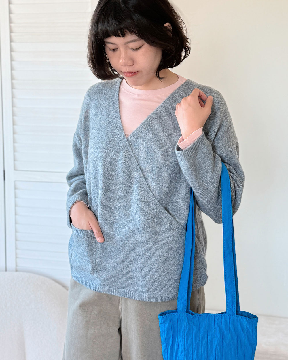 witharch極簡V領針織衫2