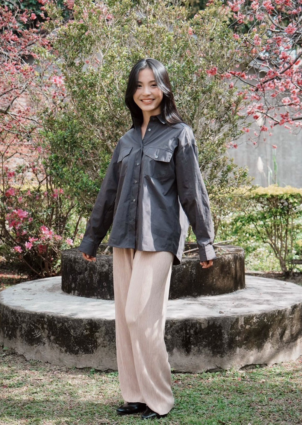 雙口袋棉質挺料襯衫7