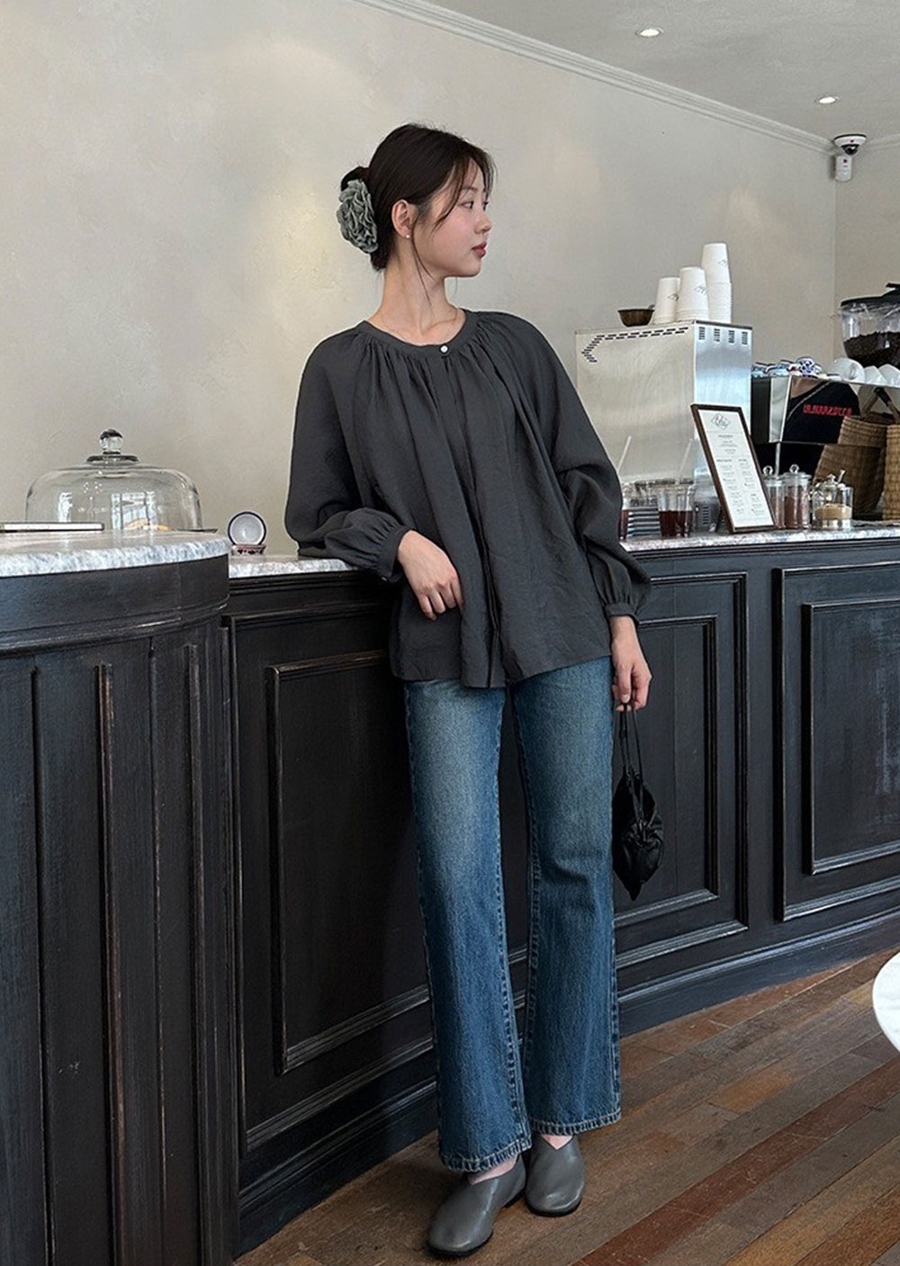 典雅微光澤扣衫