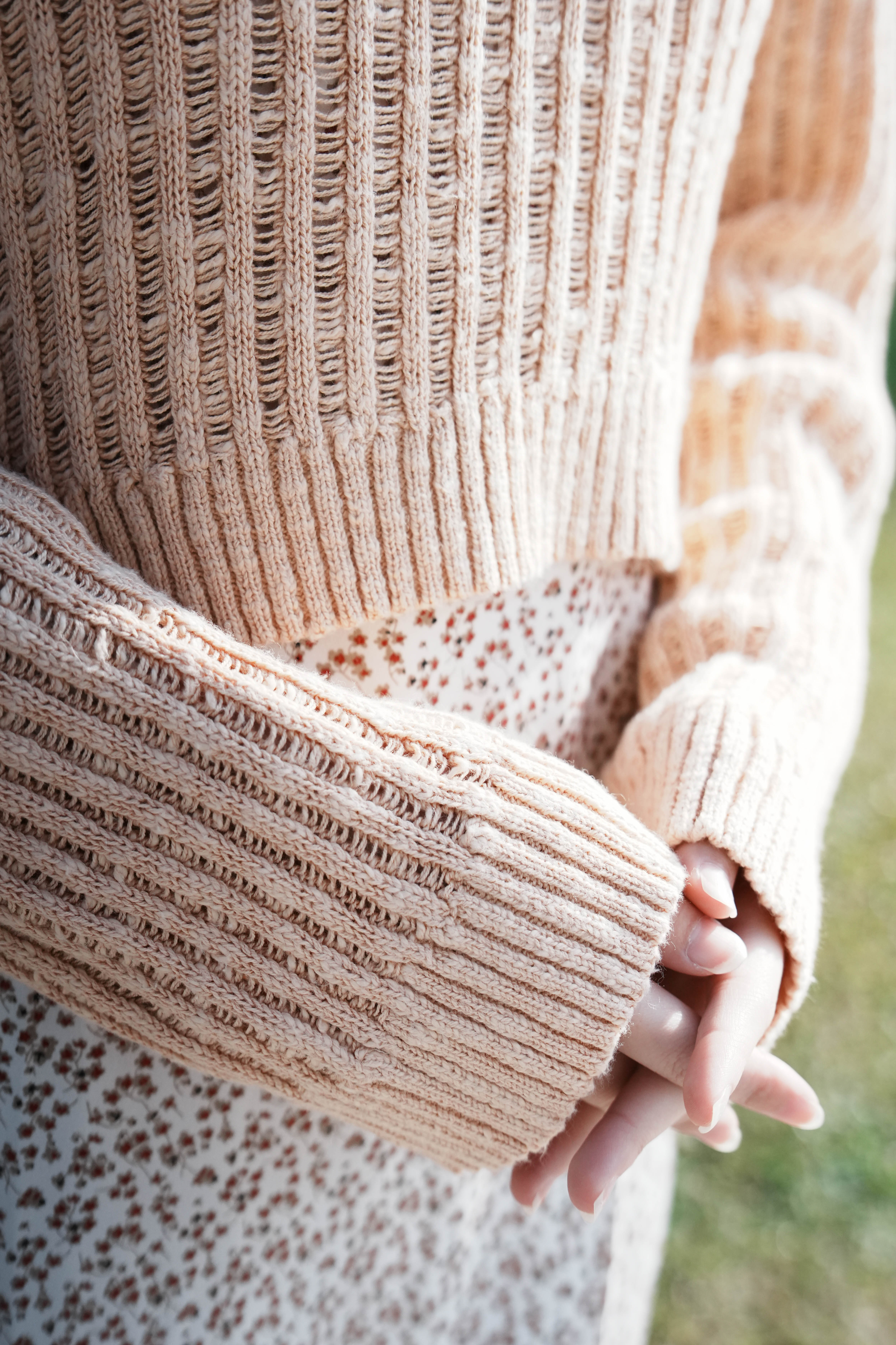 透膚織紋針織上衣3