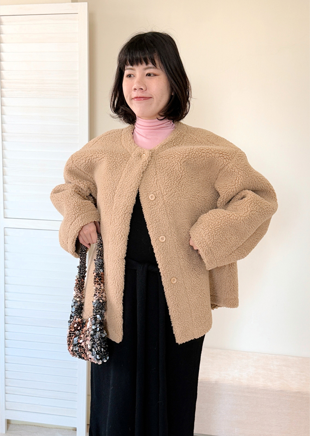 圓領廓型羊羔毛外套4