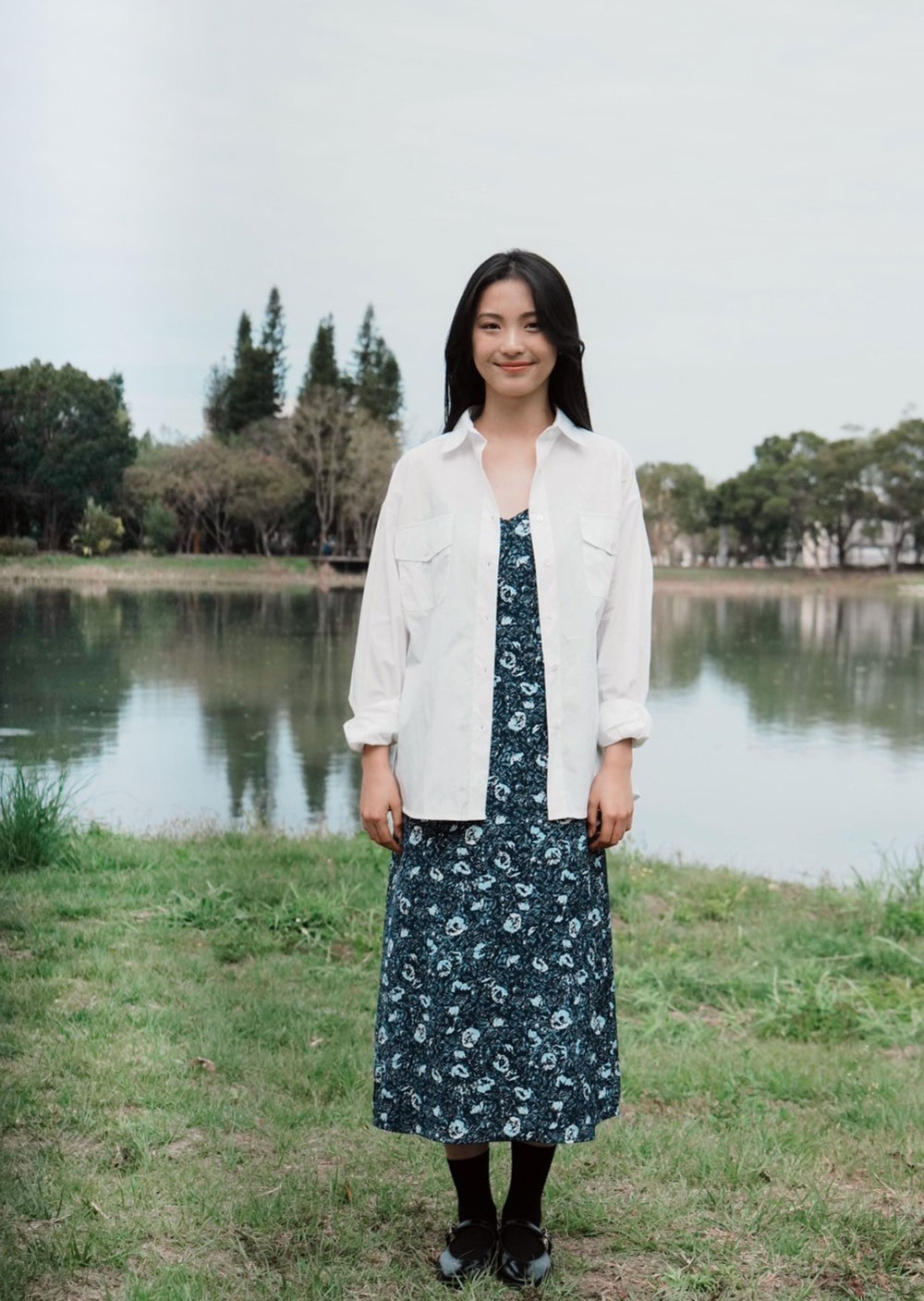 雙口袋棉質挺料襯衫5