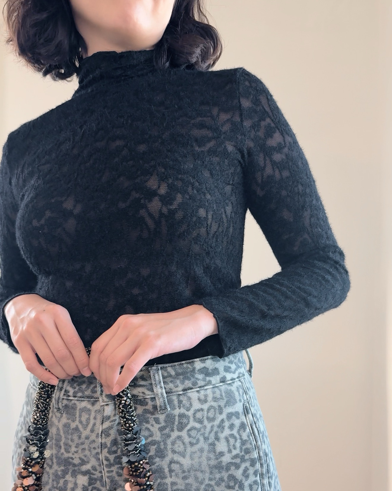 花朵小立領打底衫-黑