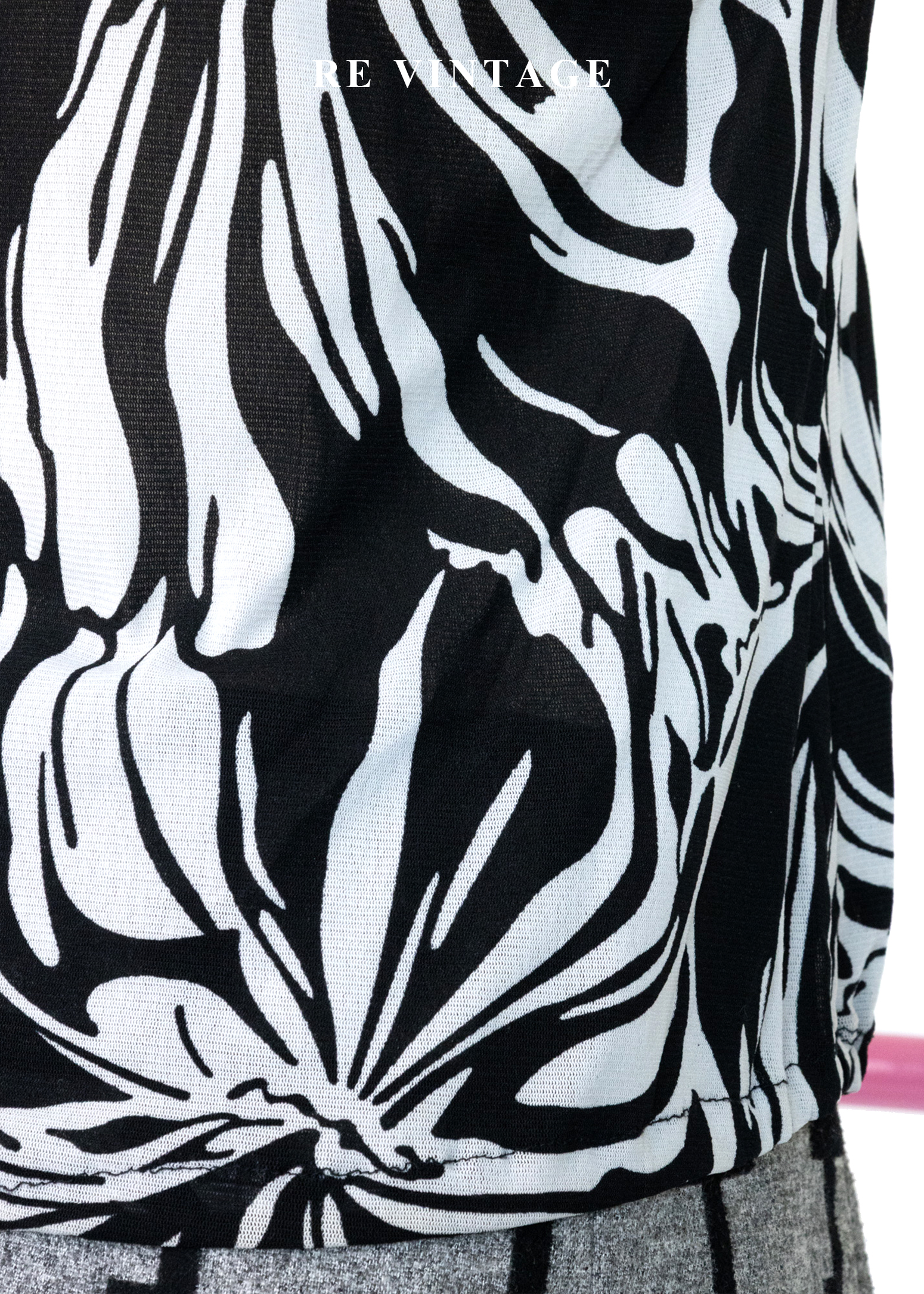 黑白流動藝術繞頸背心11