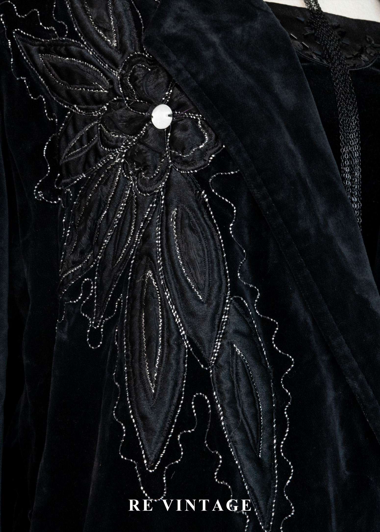 花羽輪廓黑絨深處外套4