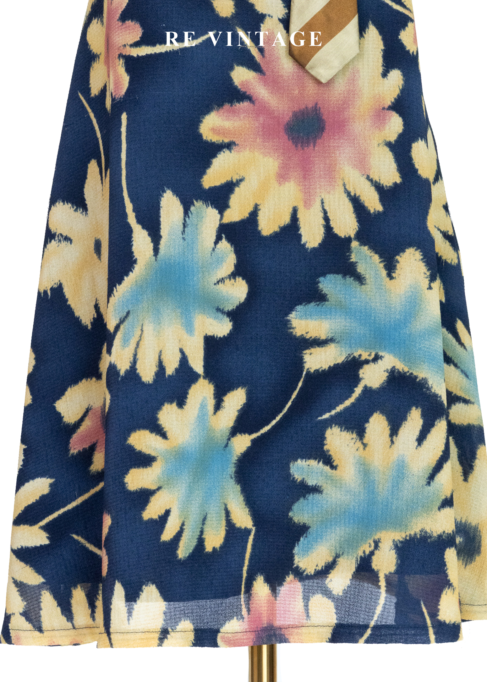 仲夏夜的向日葵 - 摩登大花印花洋裝4