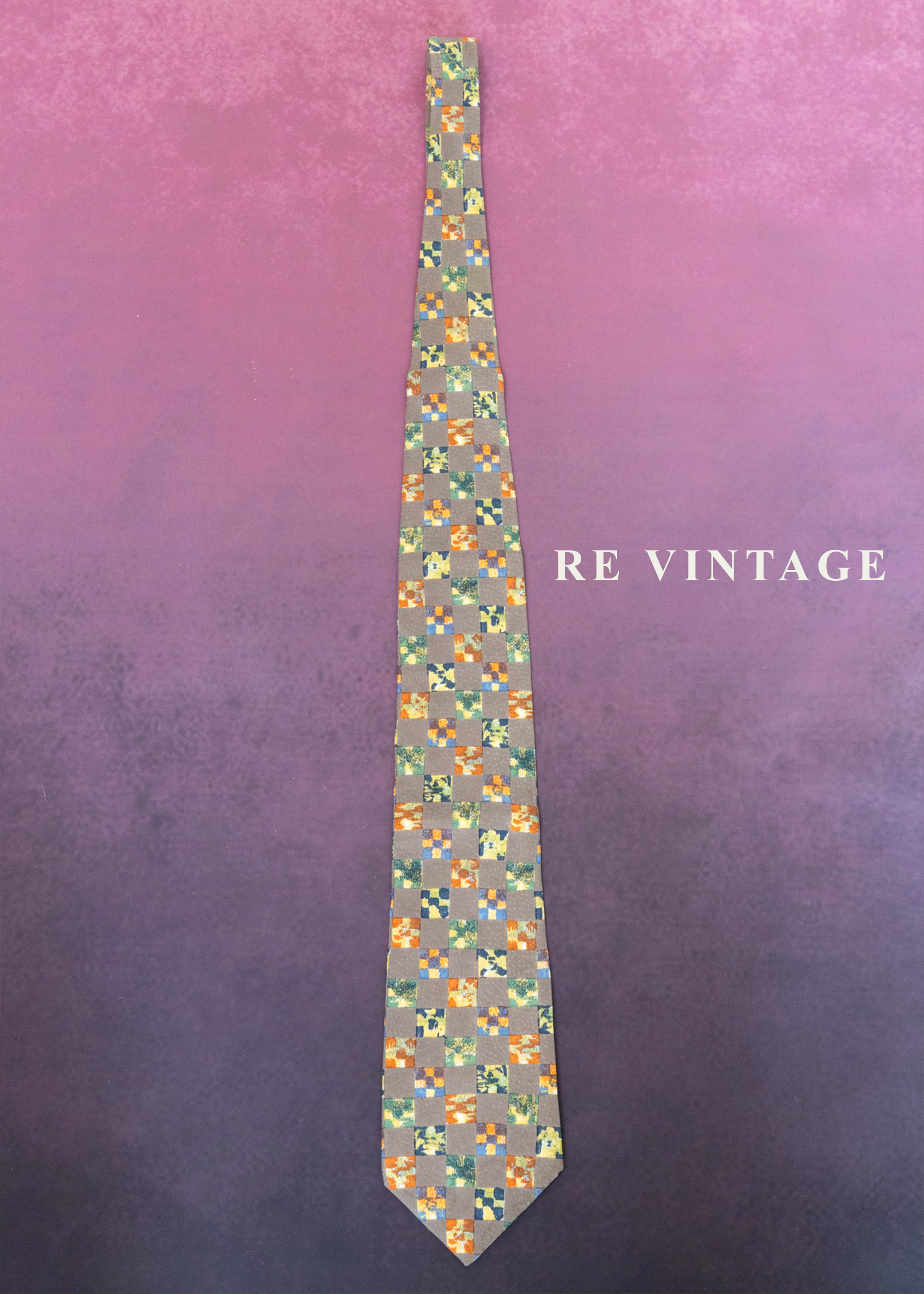 灰色世界裡の彩色方塊領帶3