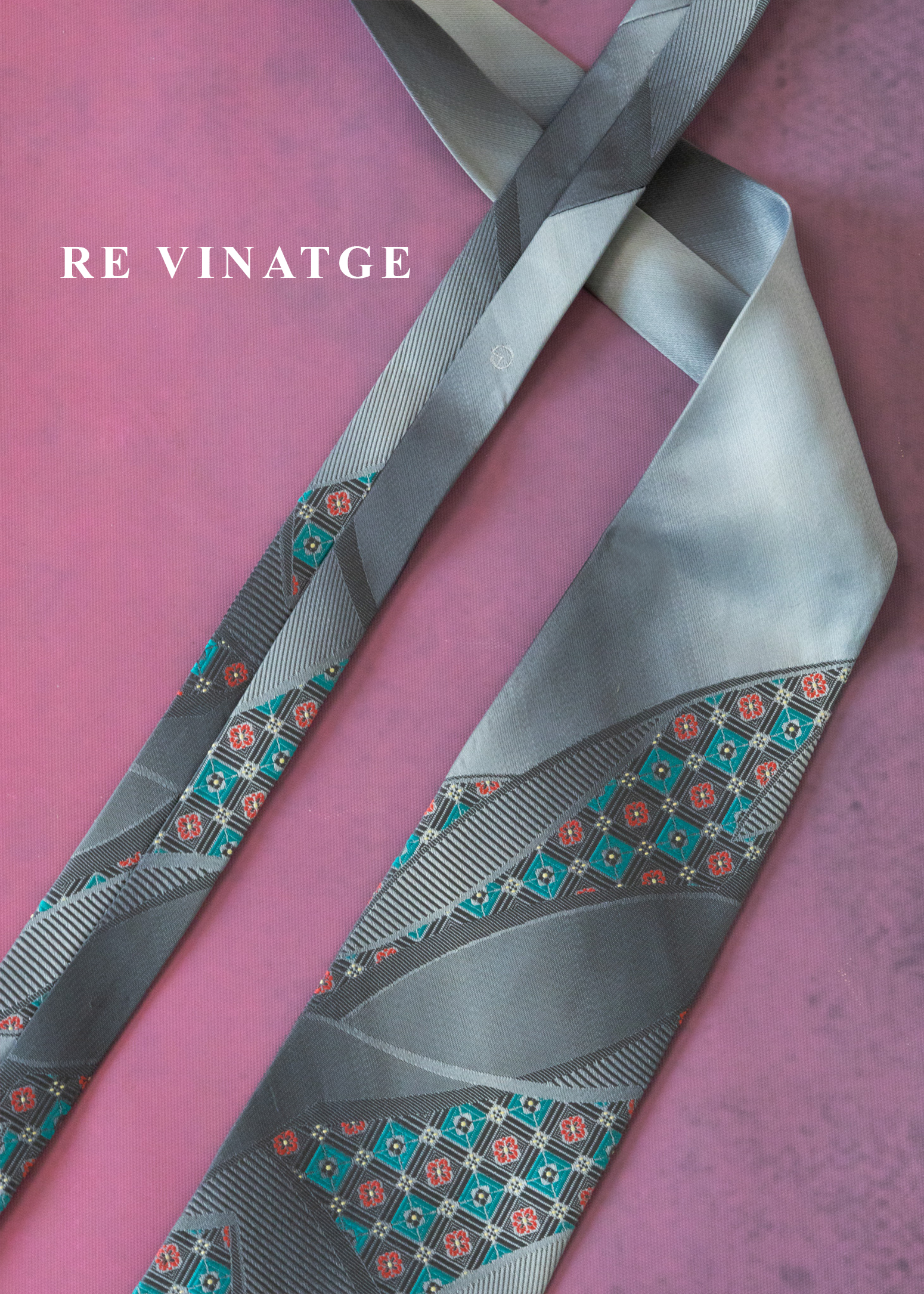 未來記憶銀灰色領帶