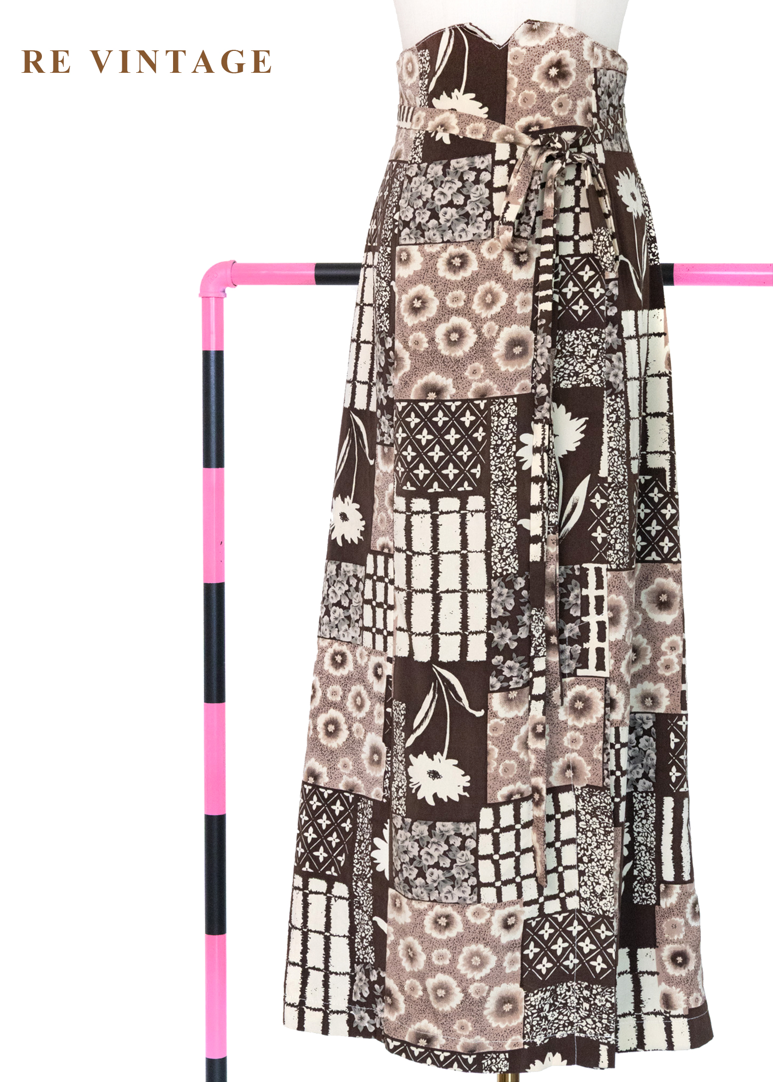 咖啡拼景 - 花草與格紋高腰長裙（26"）