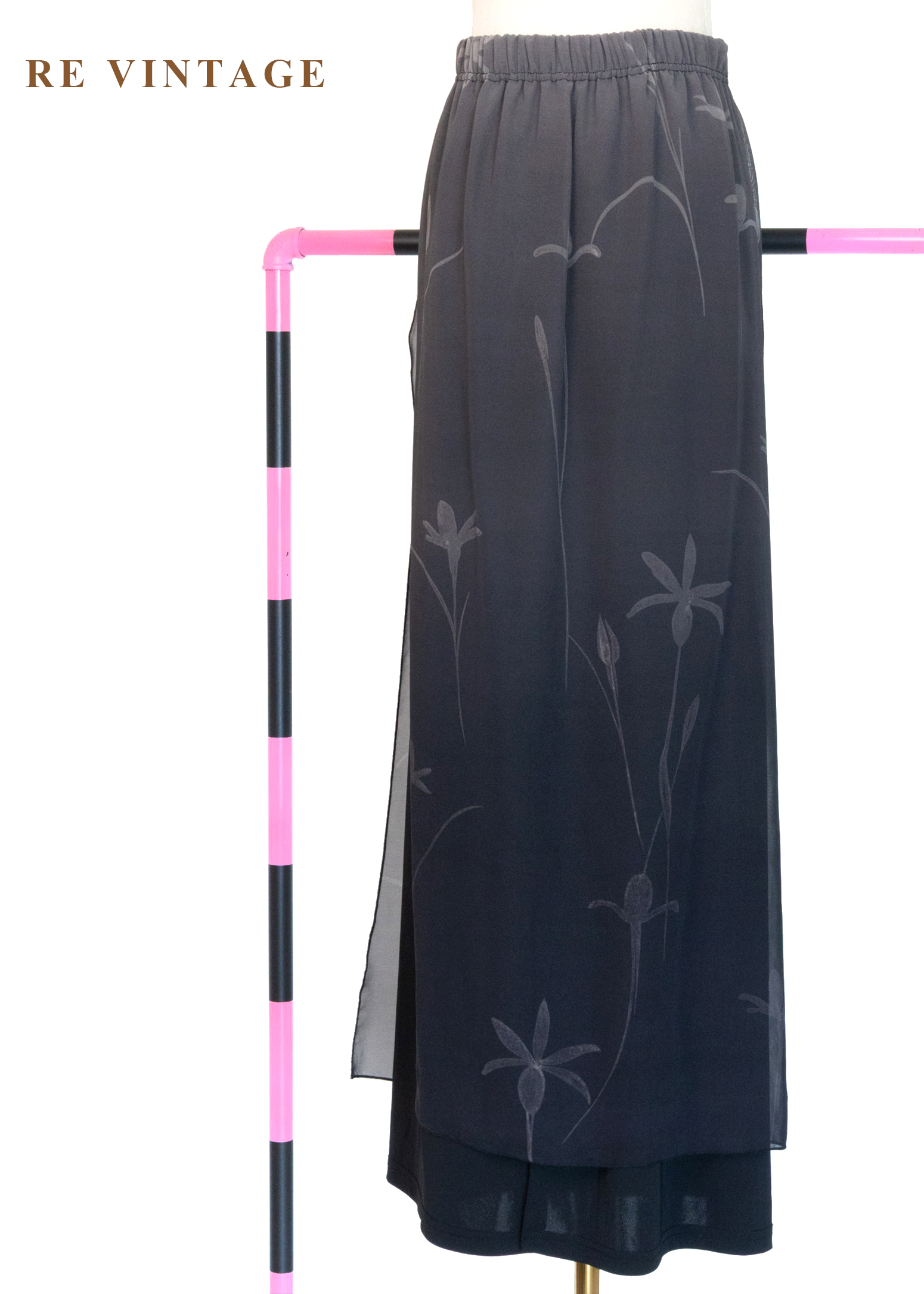 漸層灰霧中的花形線長裙(24-32")7