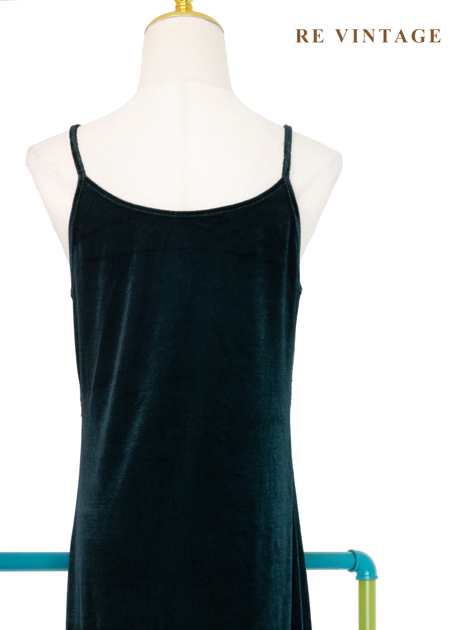 質感單品 - 柔霧深綠與苔綠光影細肩長洋裝13