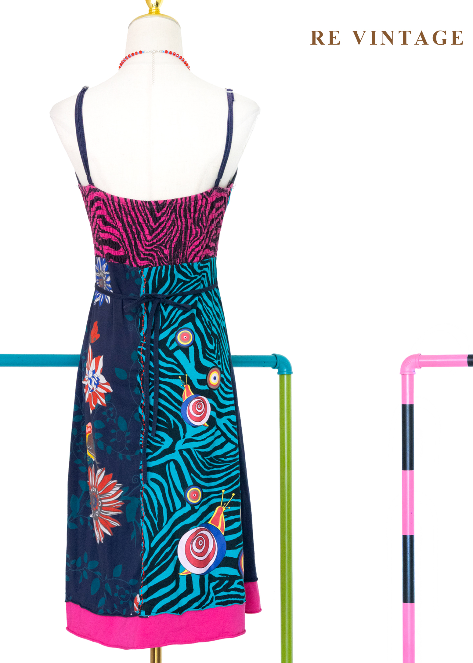 『歐洲寶貝』霓虹迴聲狂歡派對細肩帶洋裝12