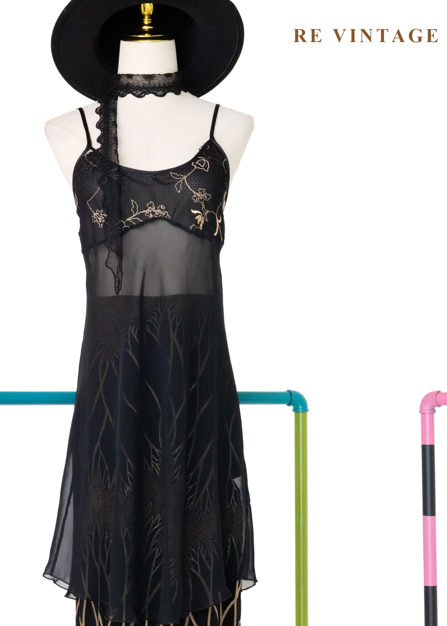 金線刺繡黑透膚細肩帶背心3