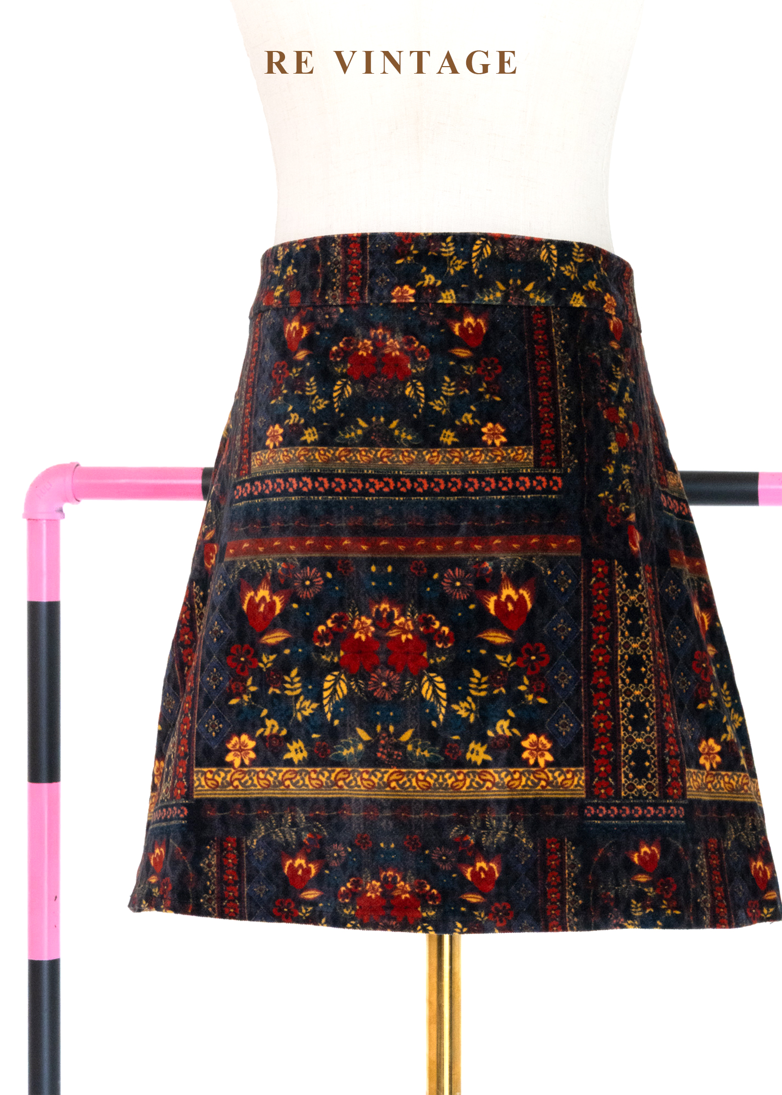 暗夜花毯絨布短裙（28"）