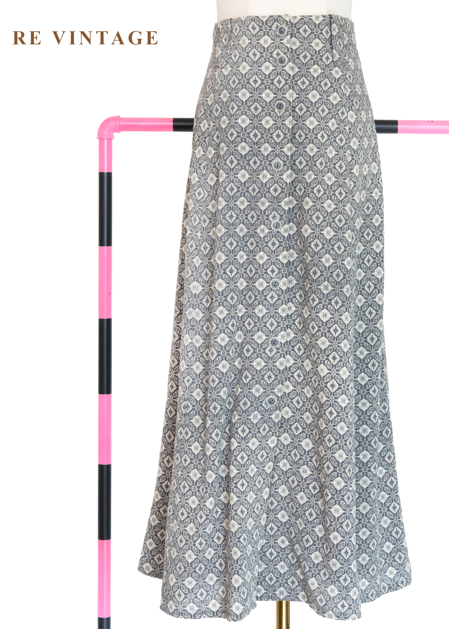 Light Gray 幾何塔羅傘狀長裙(25")7