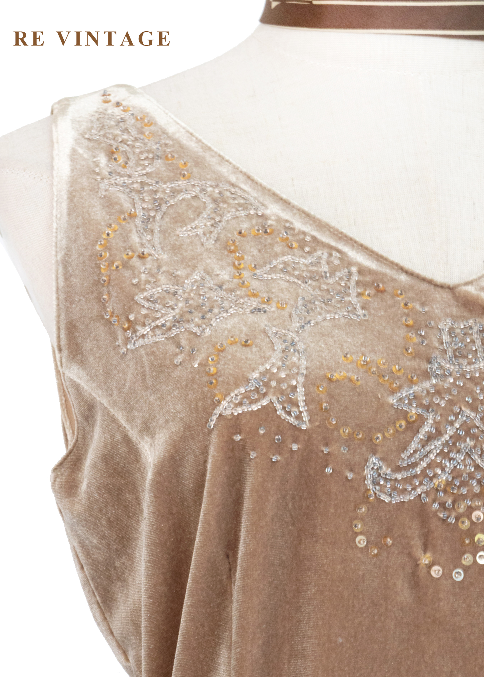 閃爍焦糖絲光珠珠刺繡絨布洋裝5