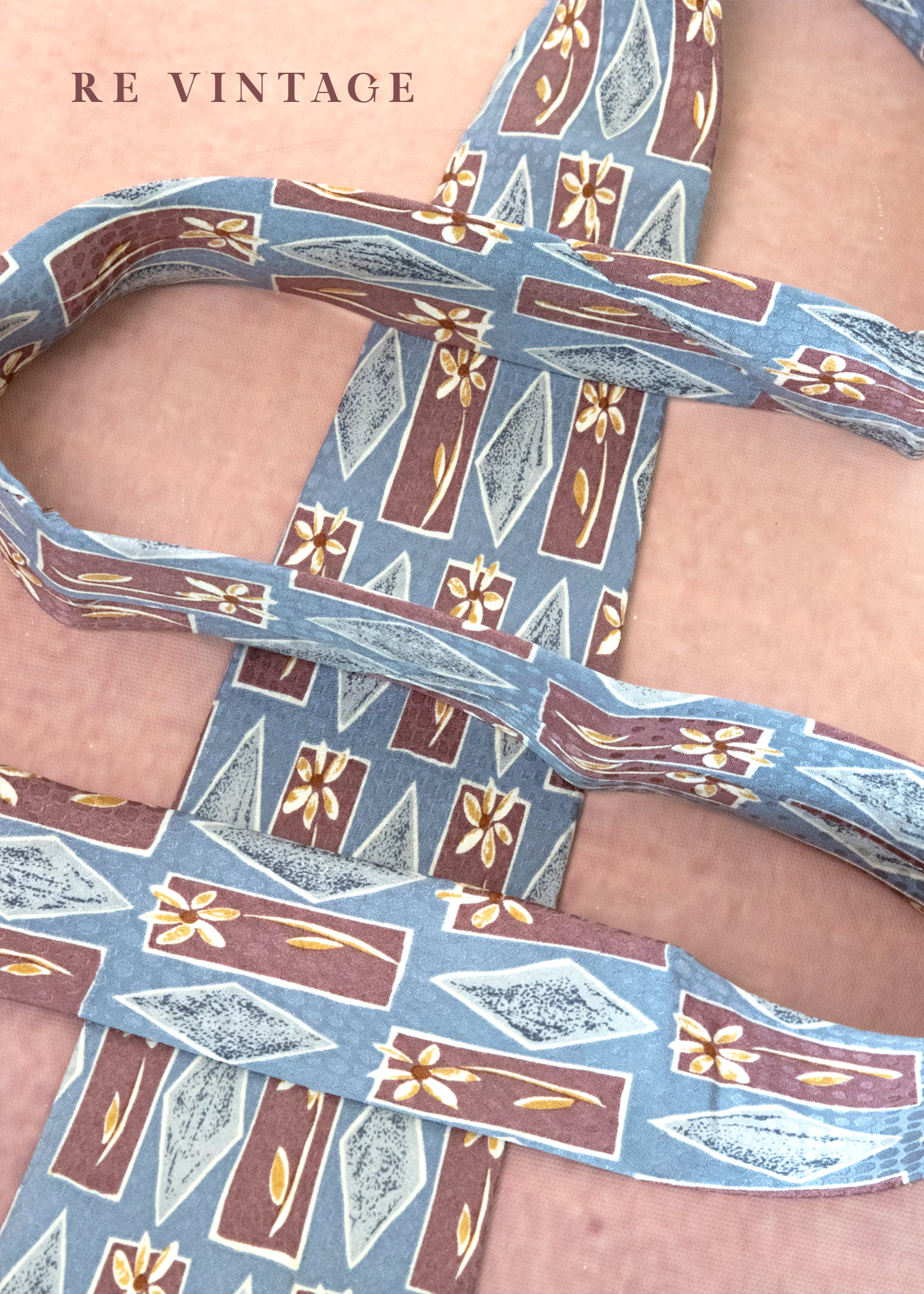 跳動著的菱格小花領帶1