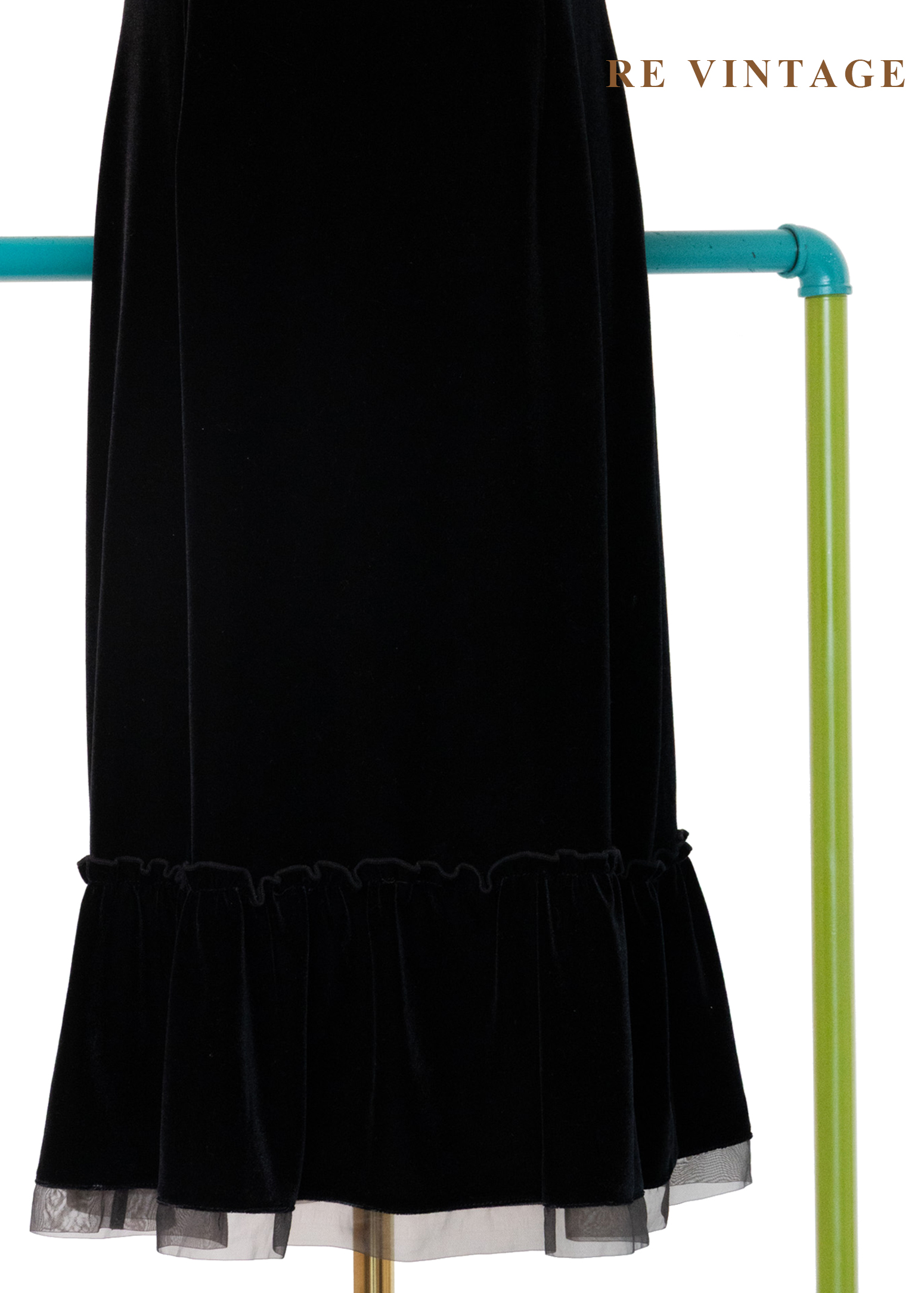 微光天鵝絨黑色連身裙4