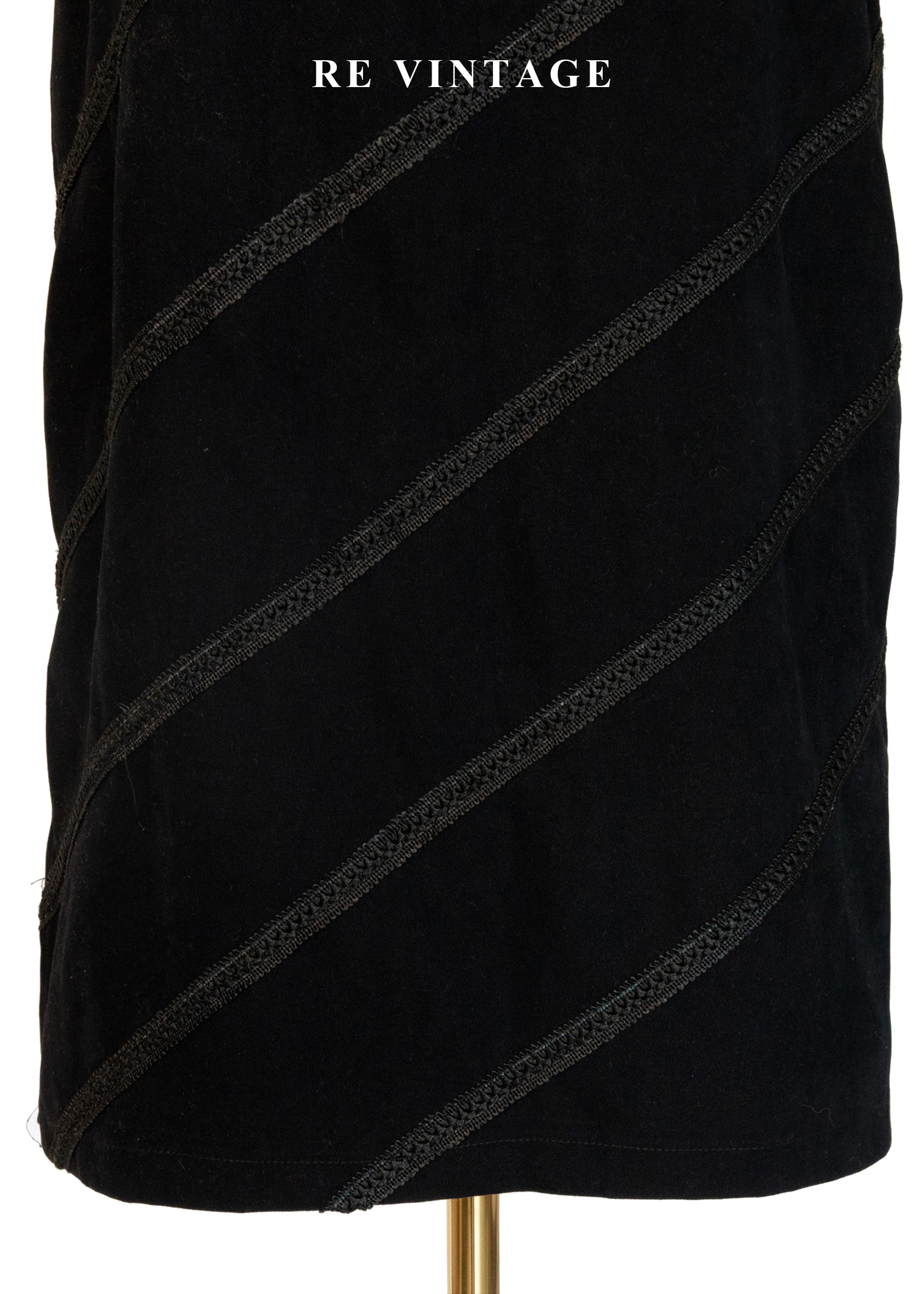 斜向筆畫柔和線條中長裙(29")4