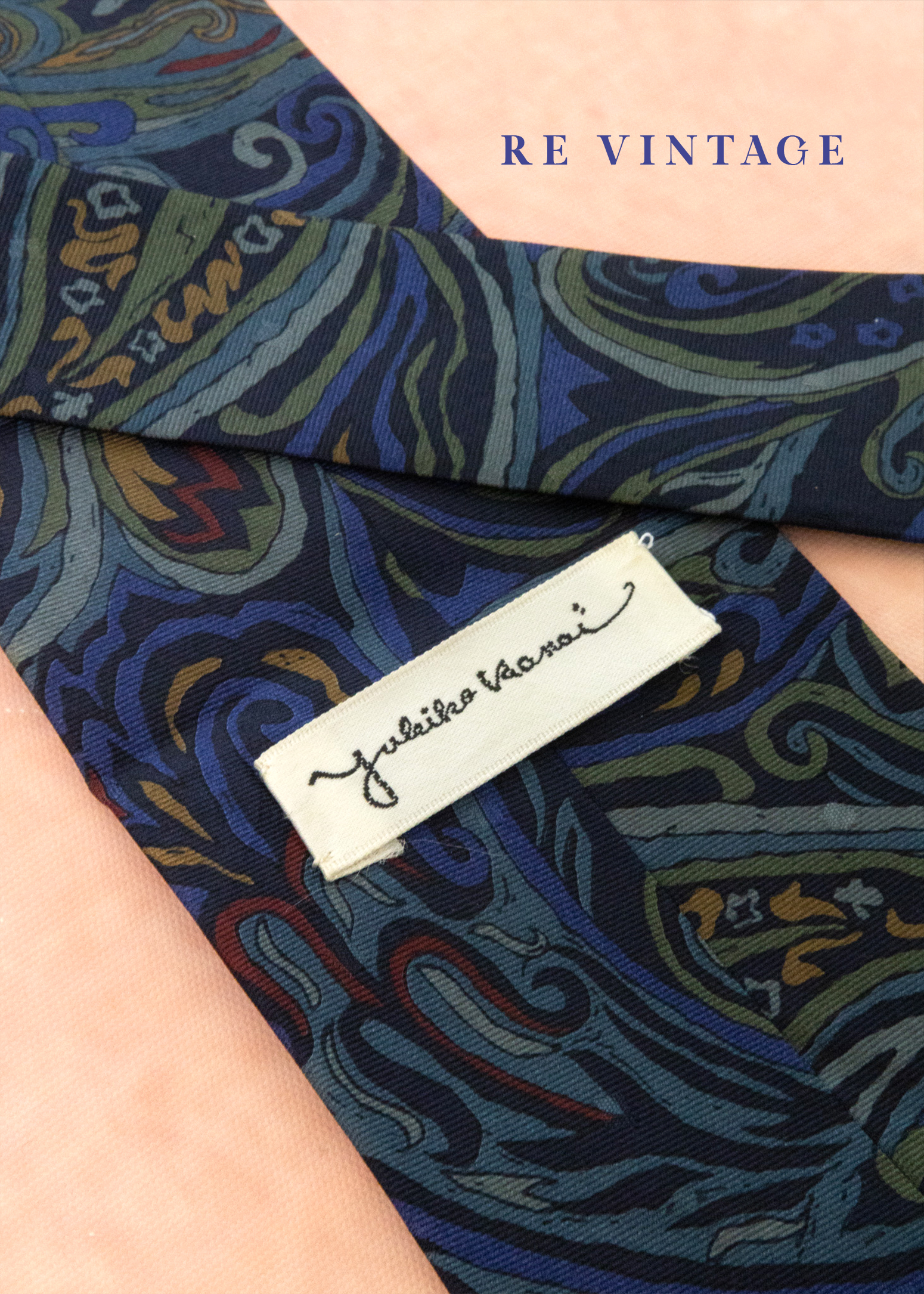 冷調漂浮渦狀煙霧領帶3