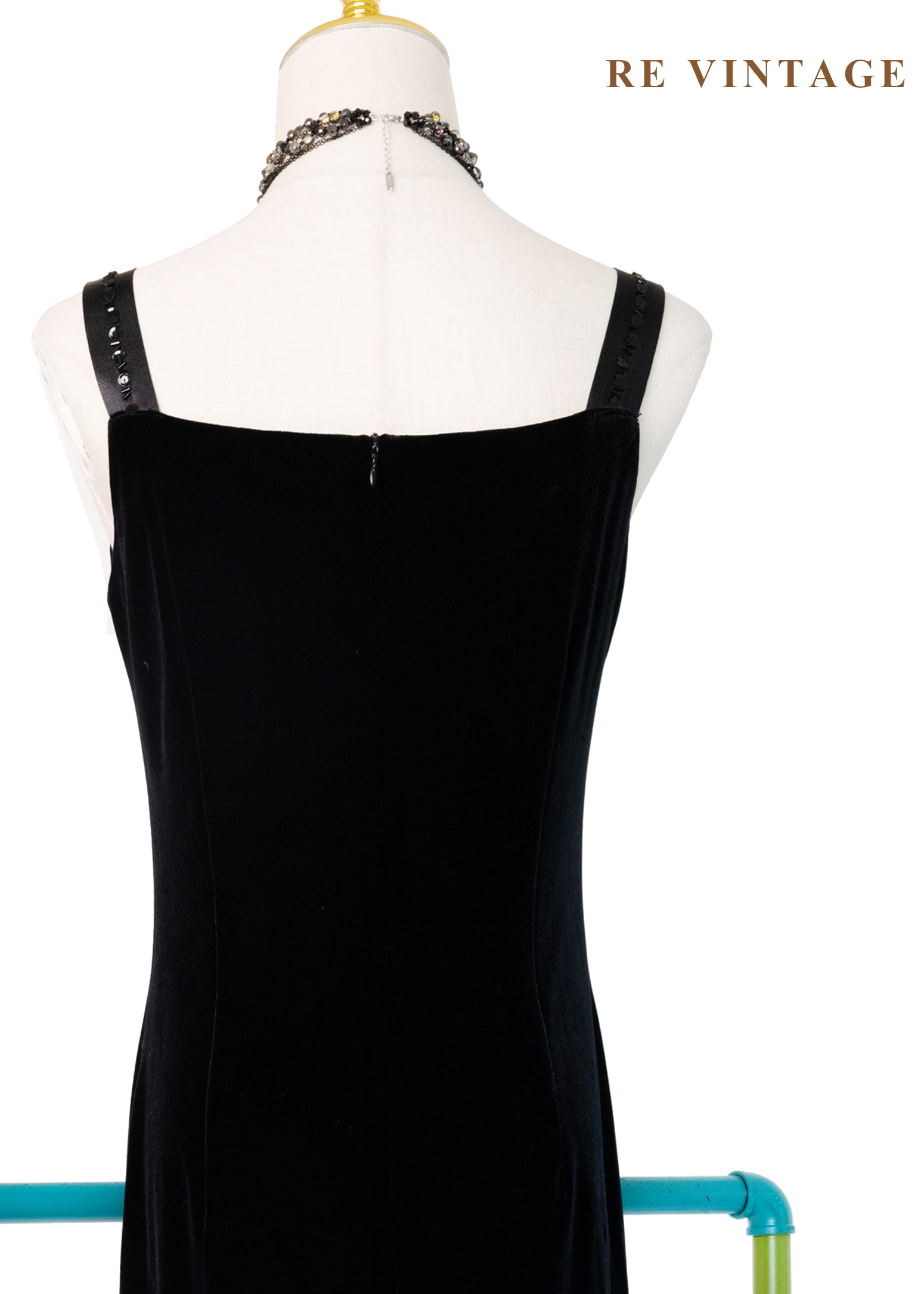 微光天鵝絨黑色連身裙11