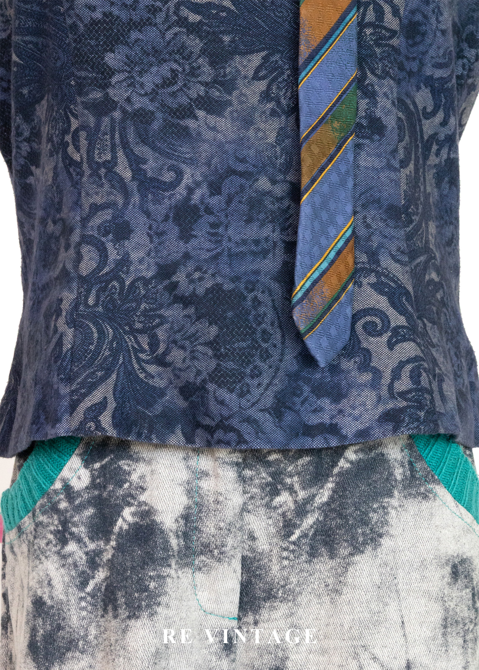 典雅墨藍色壓花圖騰上衣4