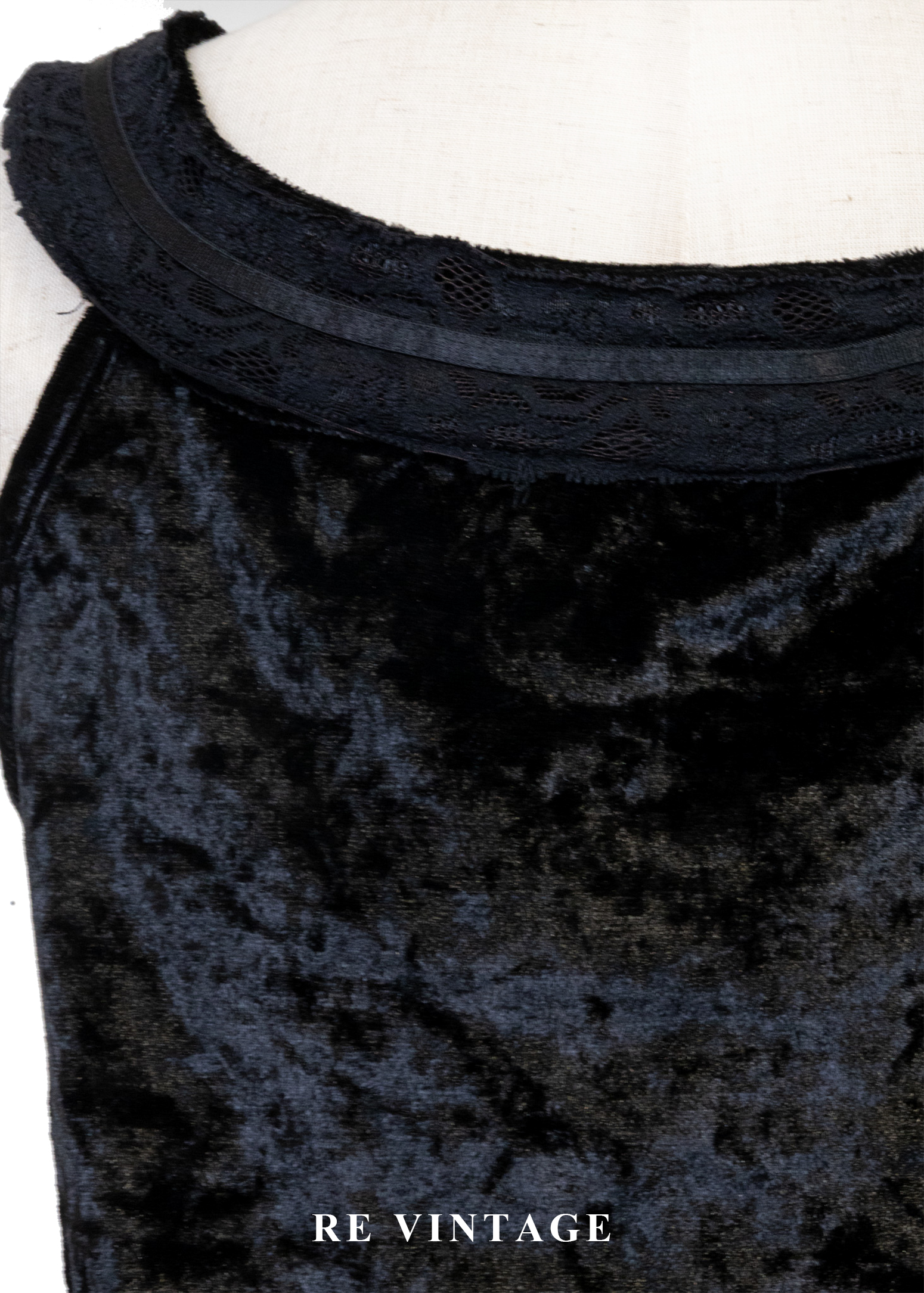 質感單品 - 黑天鵝絨布圓領迷你洋裝14