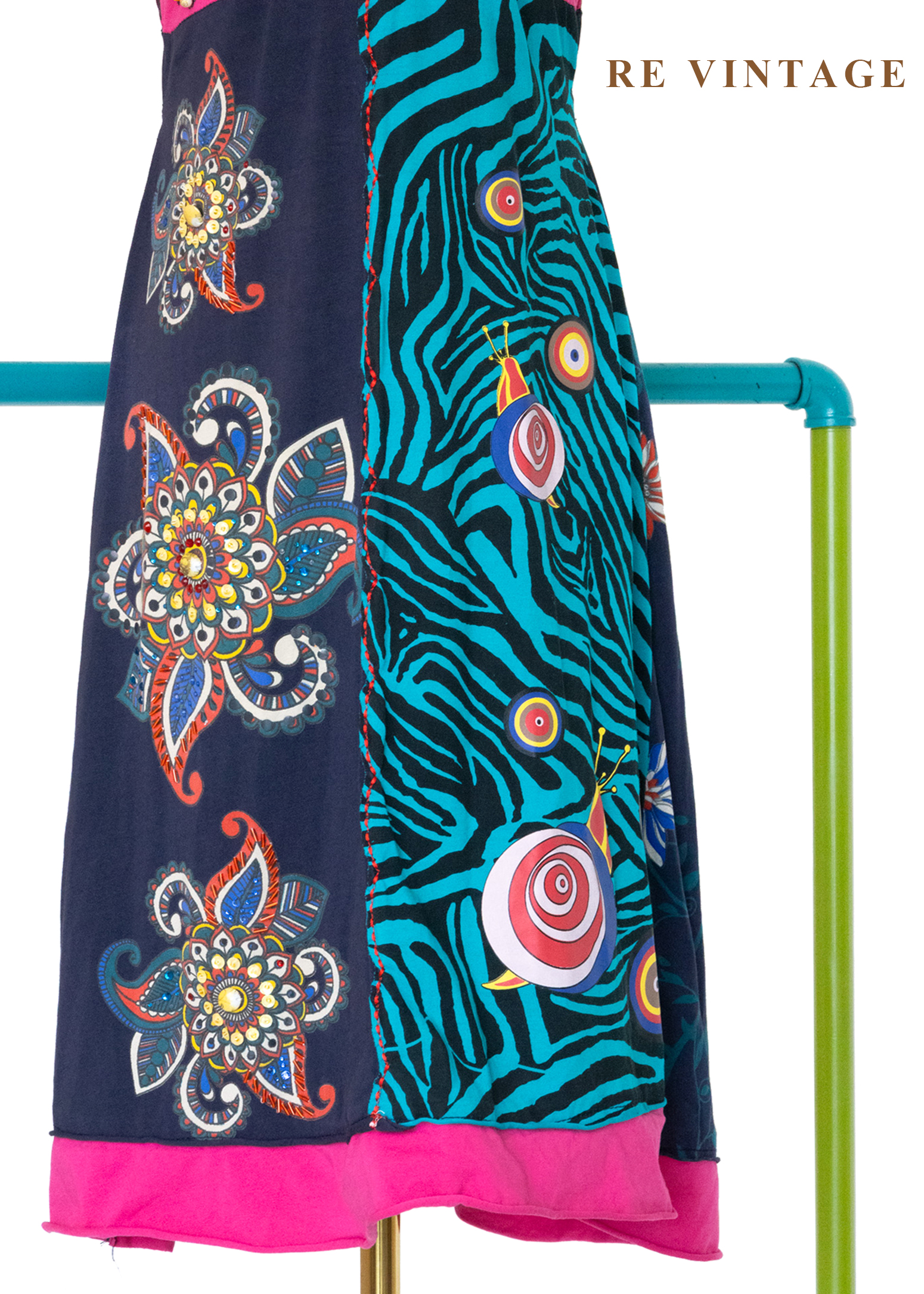 『歐洲寶貝』霓虹迴聲狂歡派對細肩帶洋裝8