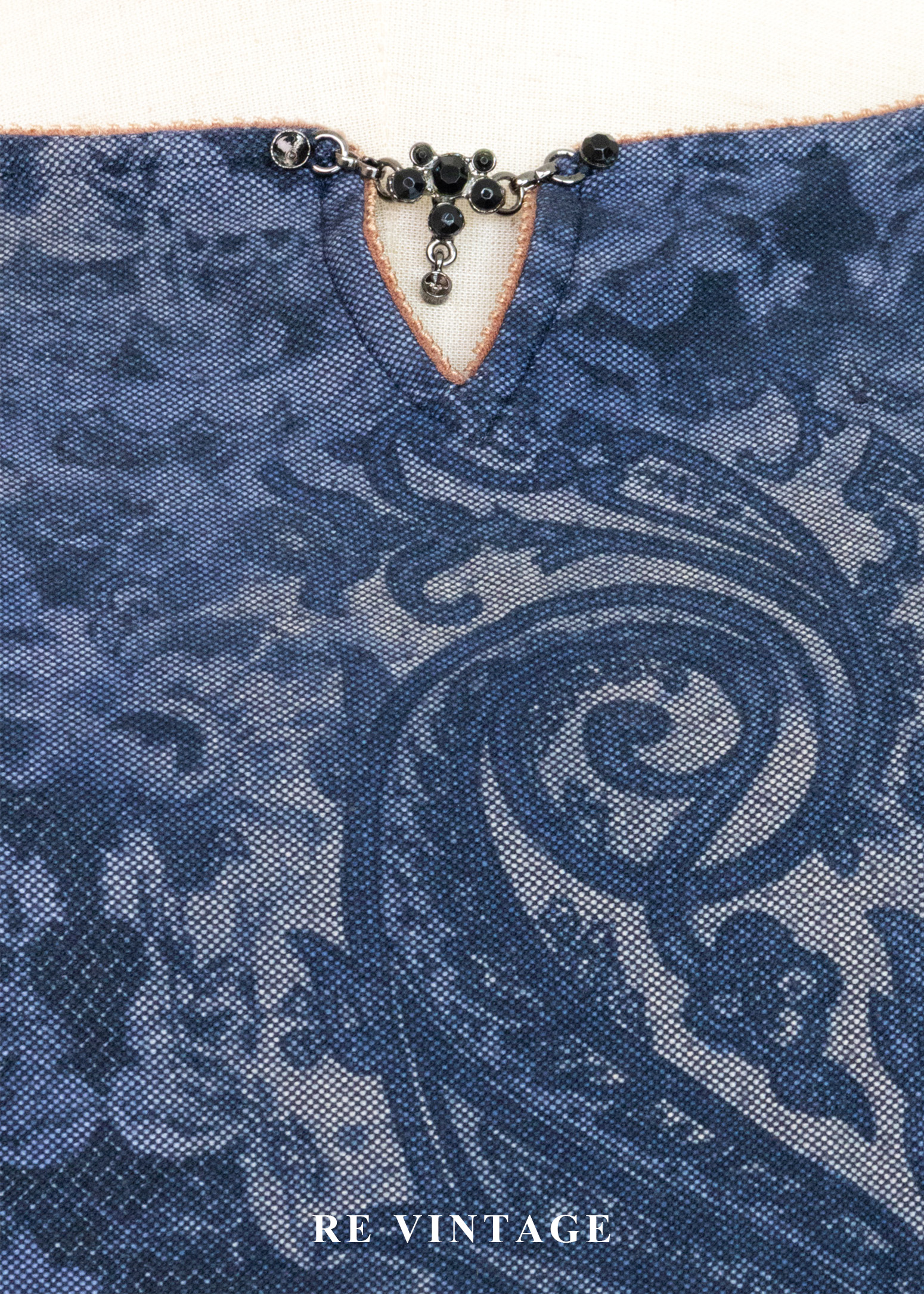 典雅墨藍色壓花圖騰上衣7