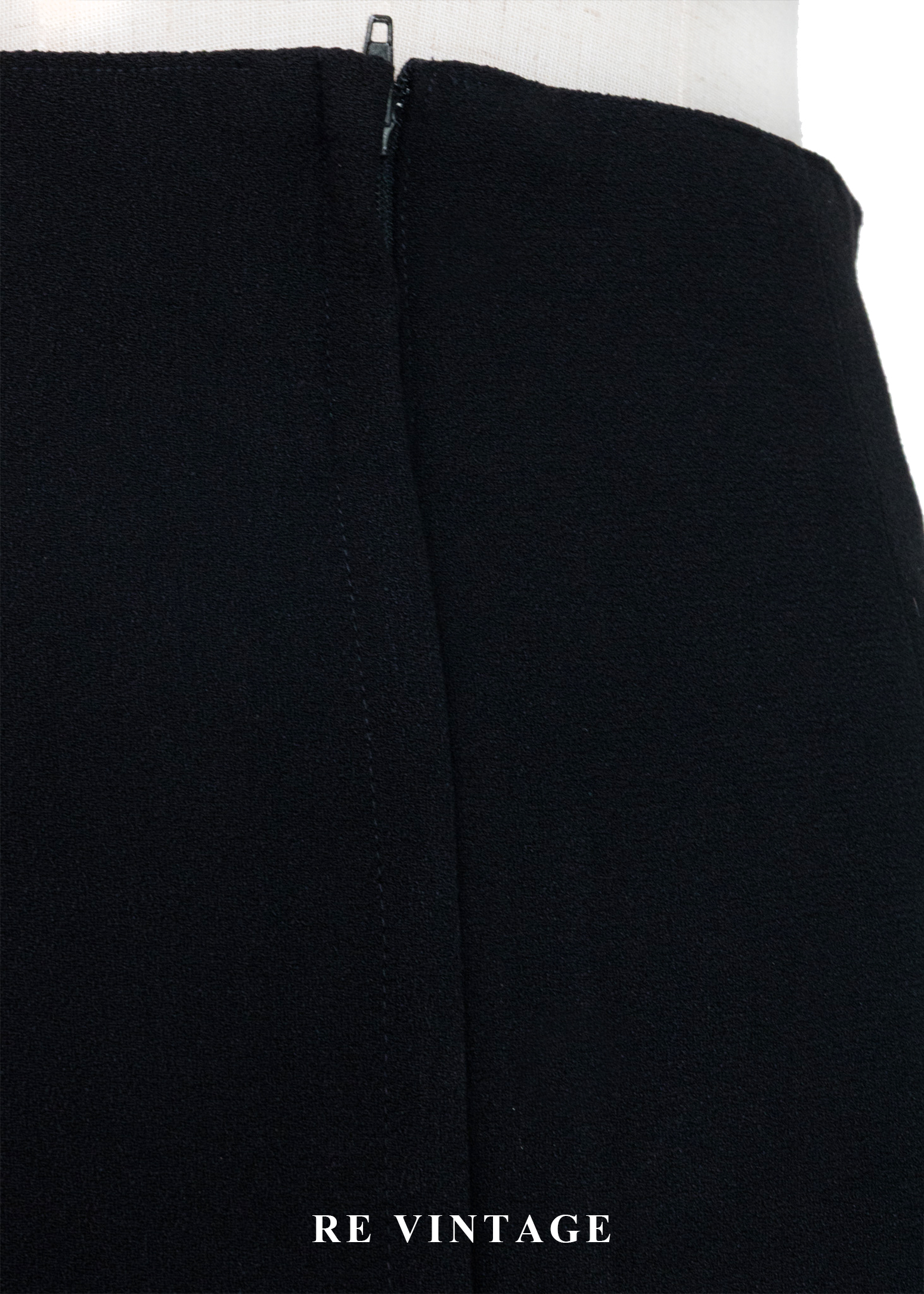 質感單品 - 高冷俐落的高腰金釦黑長裙(28")12