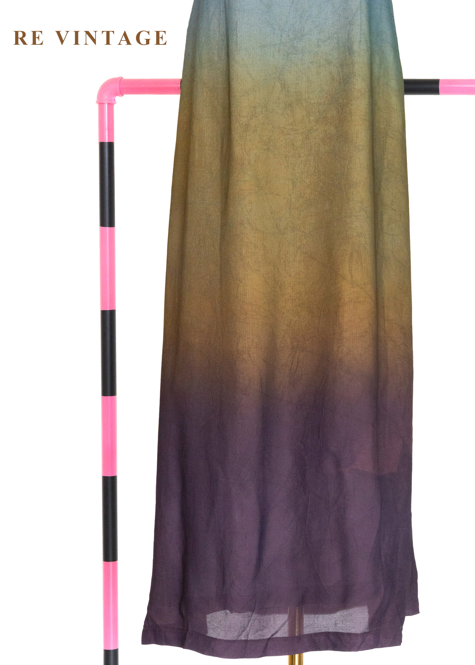 極光下的夕陽湖畔長洋裝4