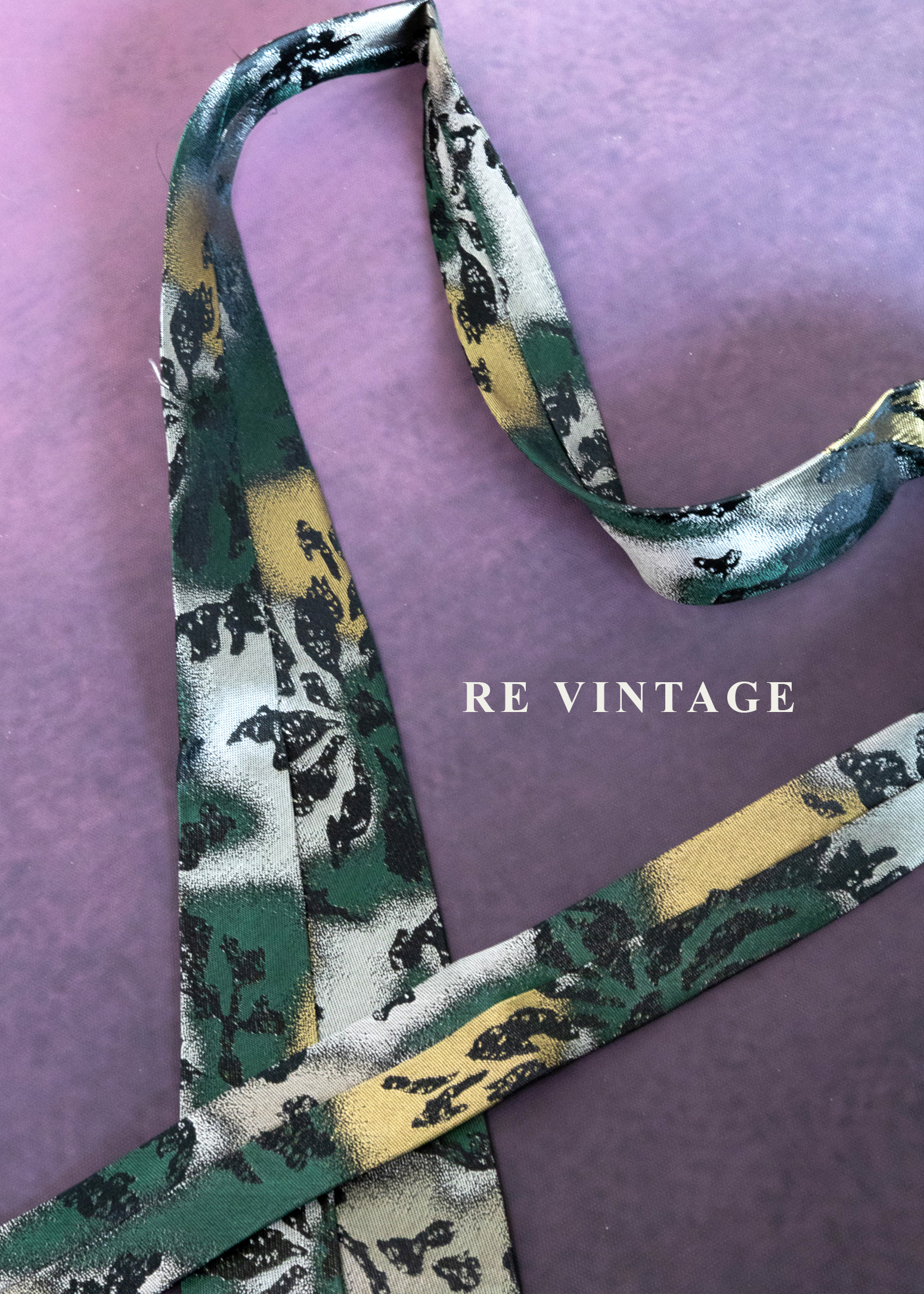 墨綠中的光束領帶7