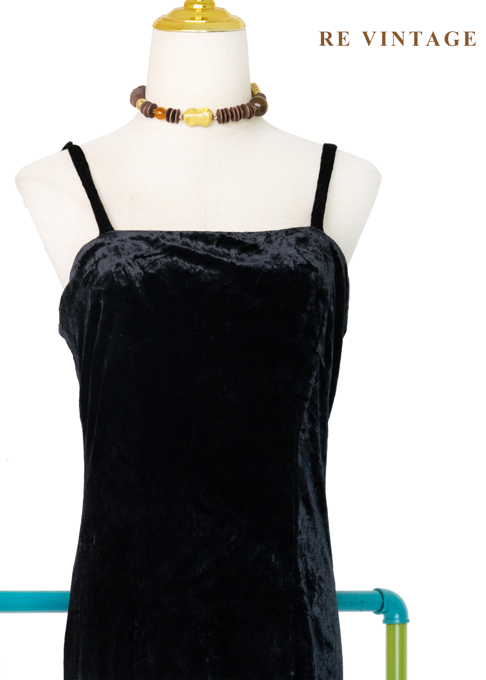 質感單品 - 低調氣質黑色絨布細肩帶洋裝3