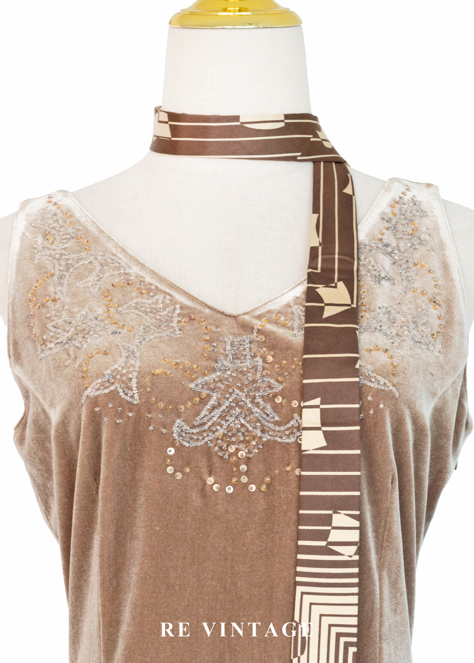 閃爍焦糖絲光珠珠刺繡絨布洋裝8