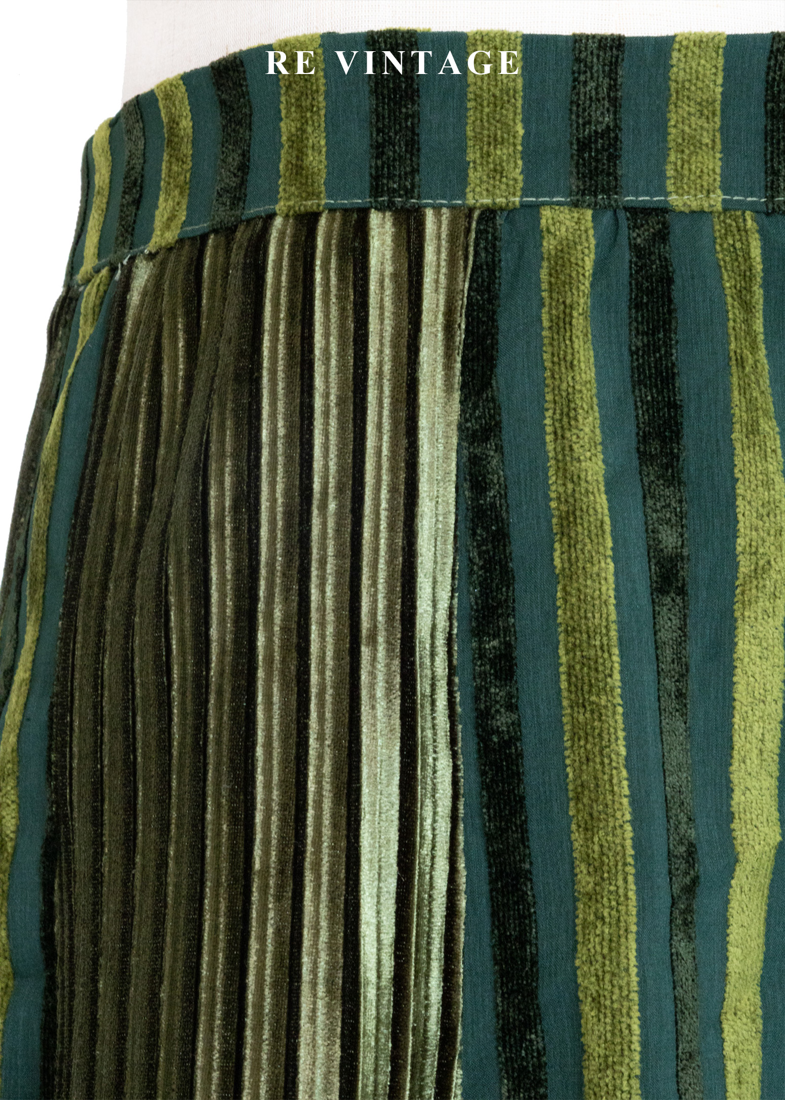 墨綠線條優雅波動光短裙(25")9