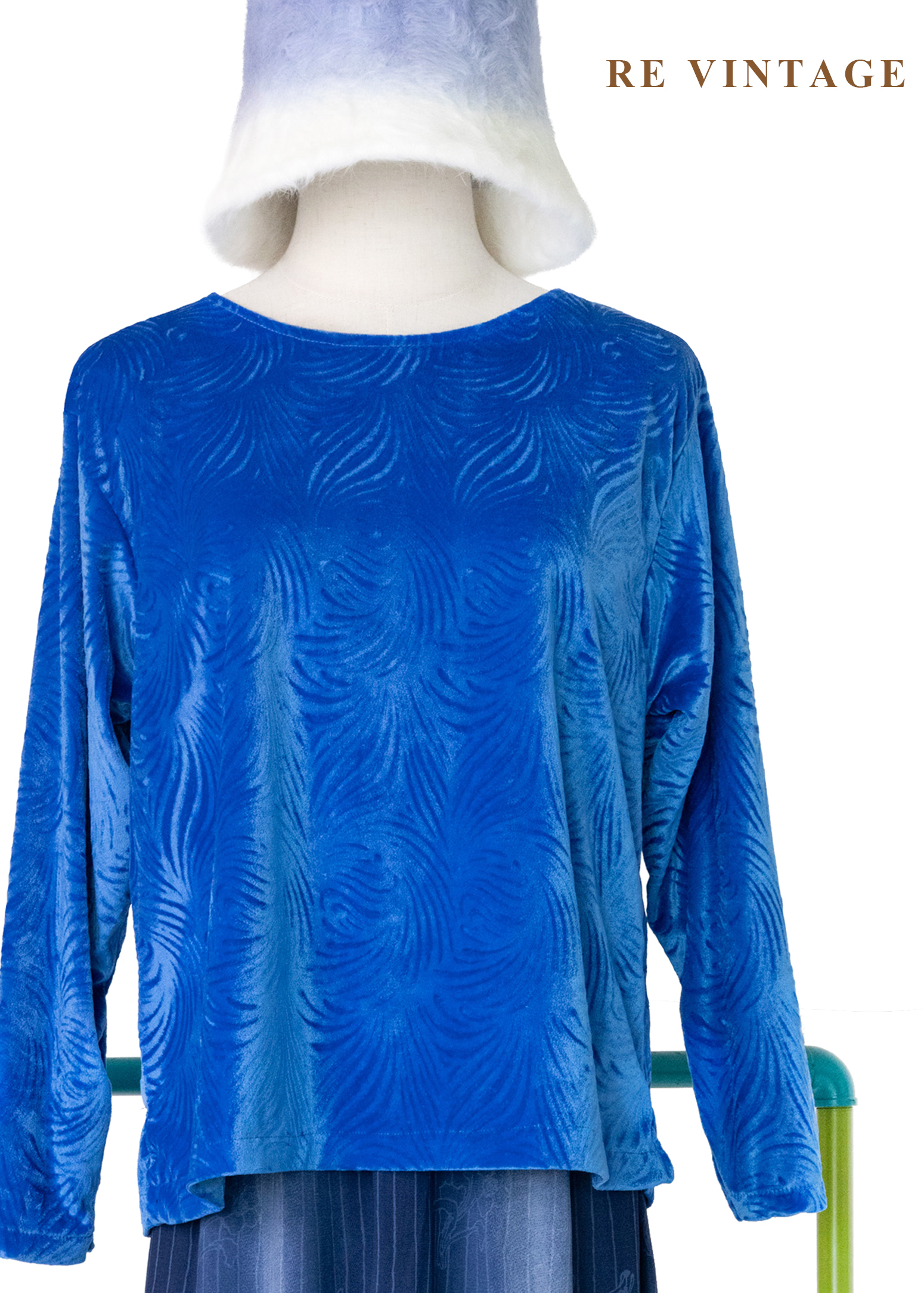 克萊因藍深海波紋絨布上衣1