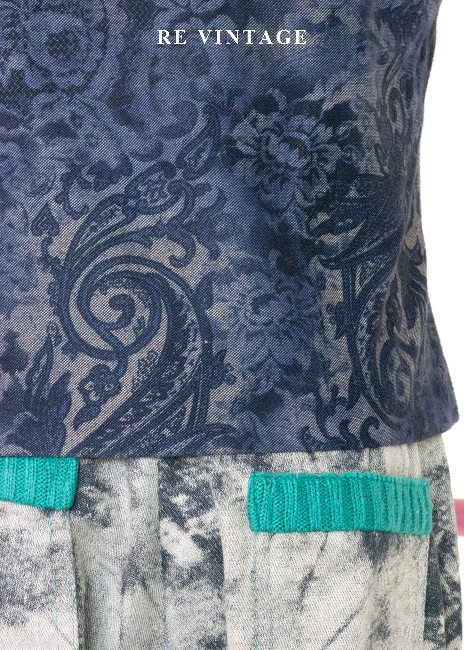 典雅墨藍色壓花圖騰上衣10