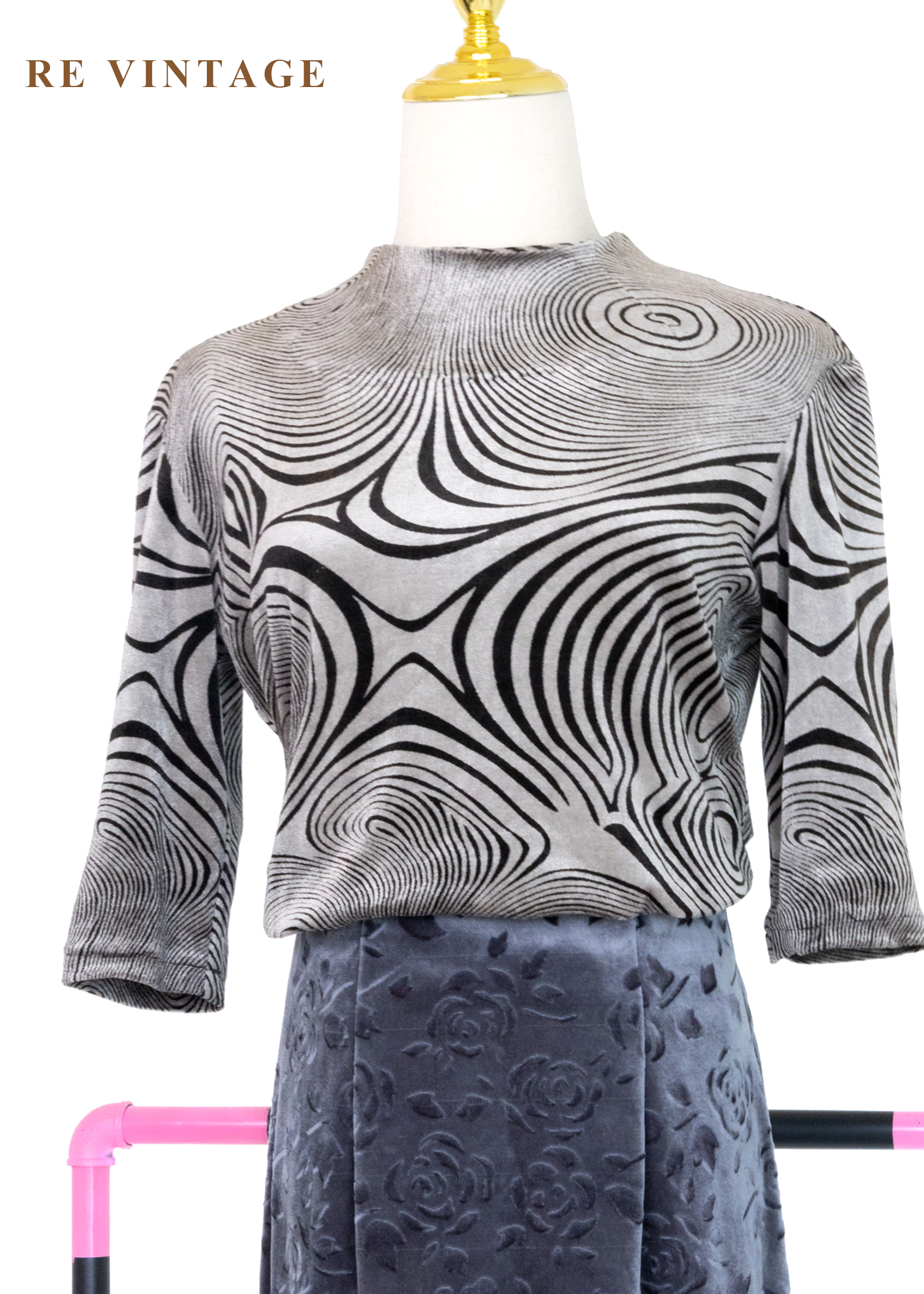 迷霧裡渦流節奏銀灰色絨布上衣