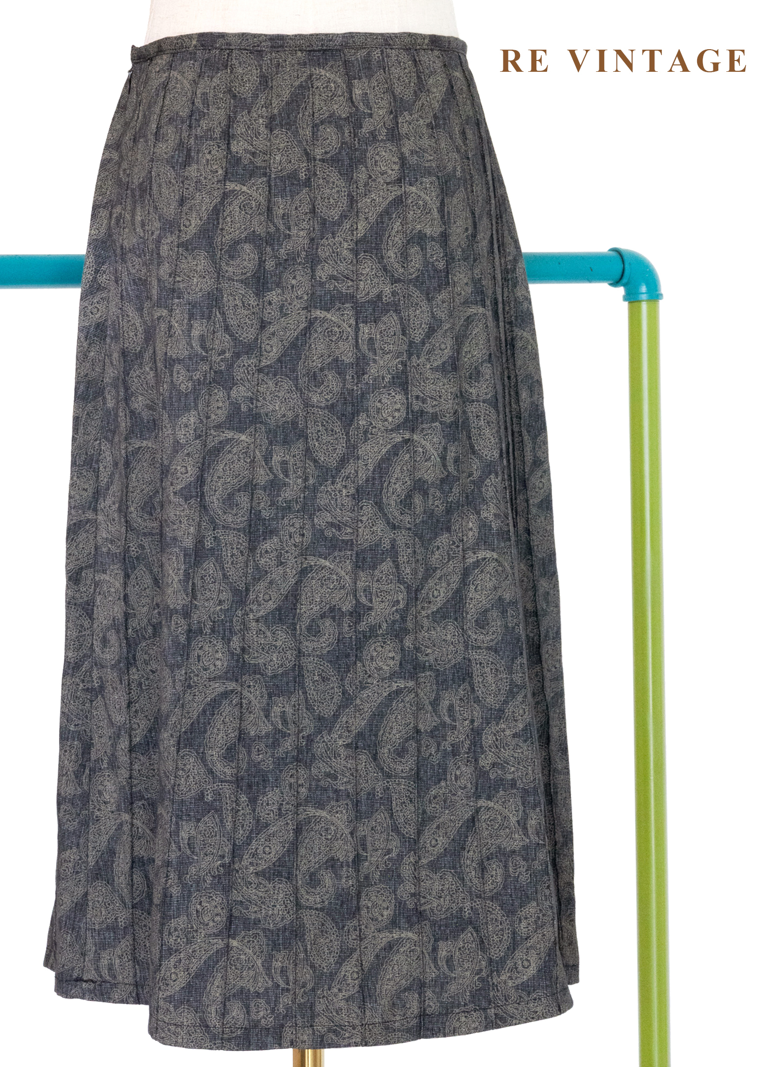 Paisley 深灰直條褶紋美裙（26"）