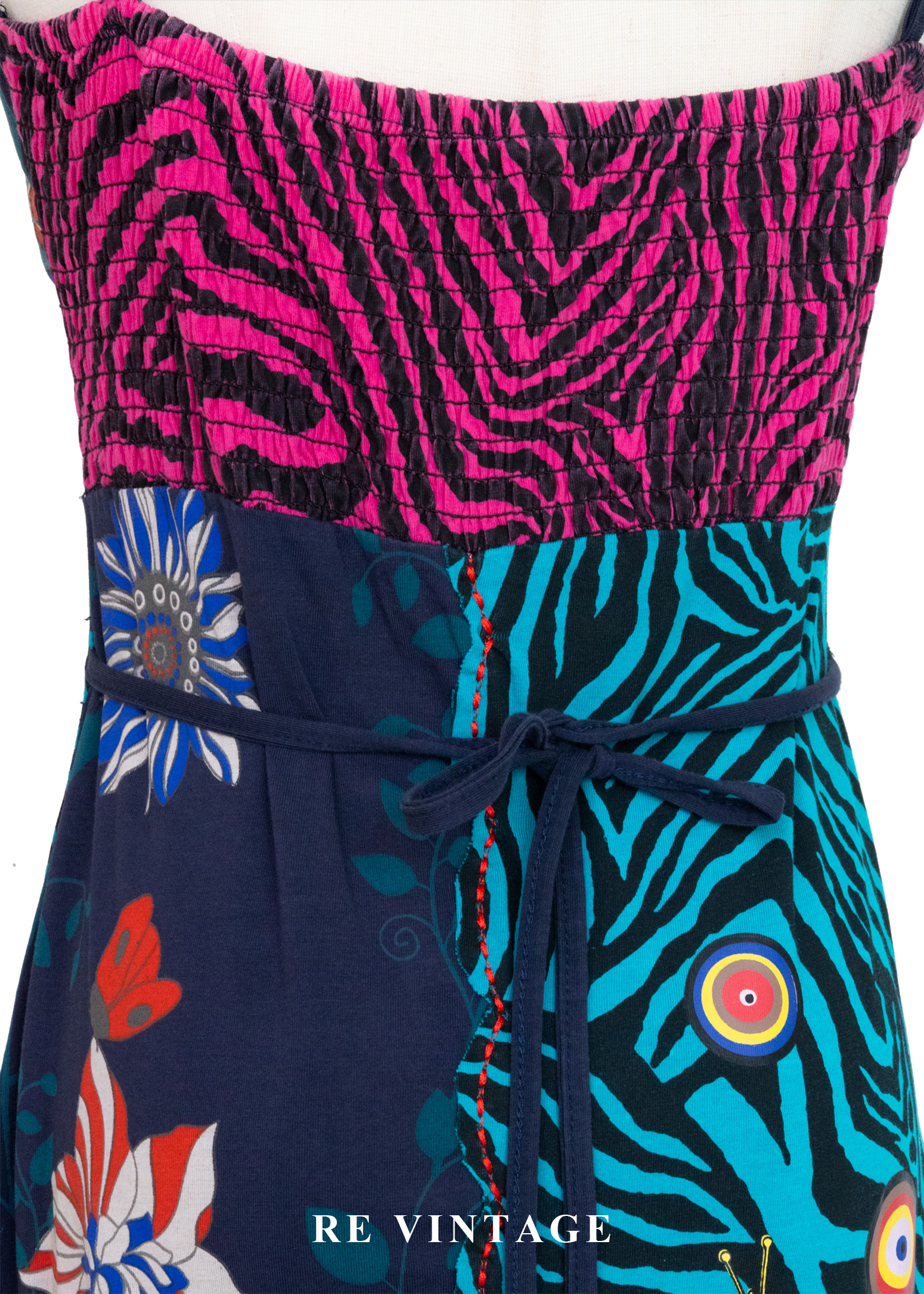 『歐洲寶貝』霓虹迴聲狂歡派對細肩帶洋裝16