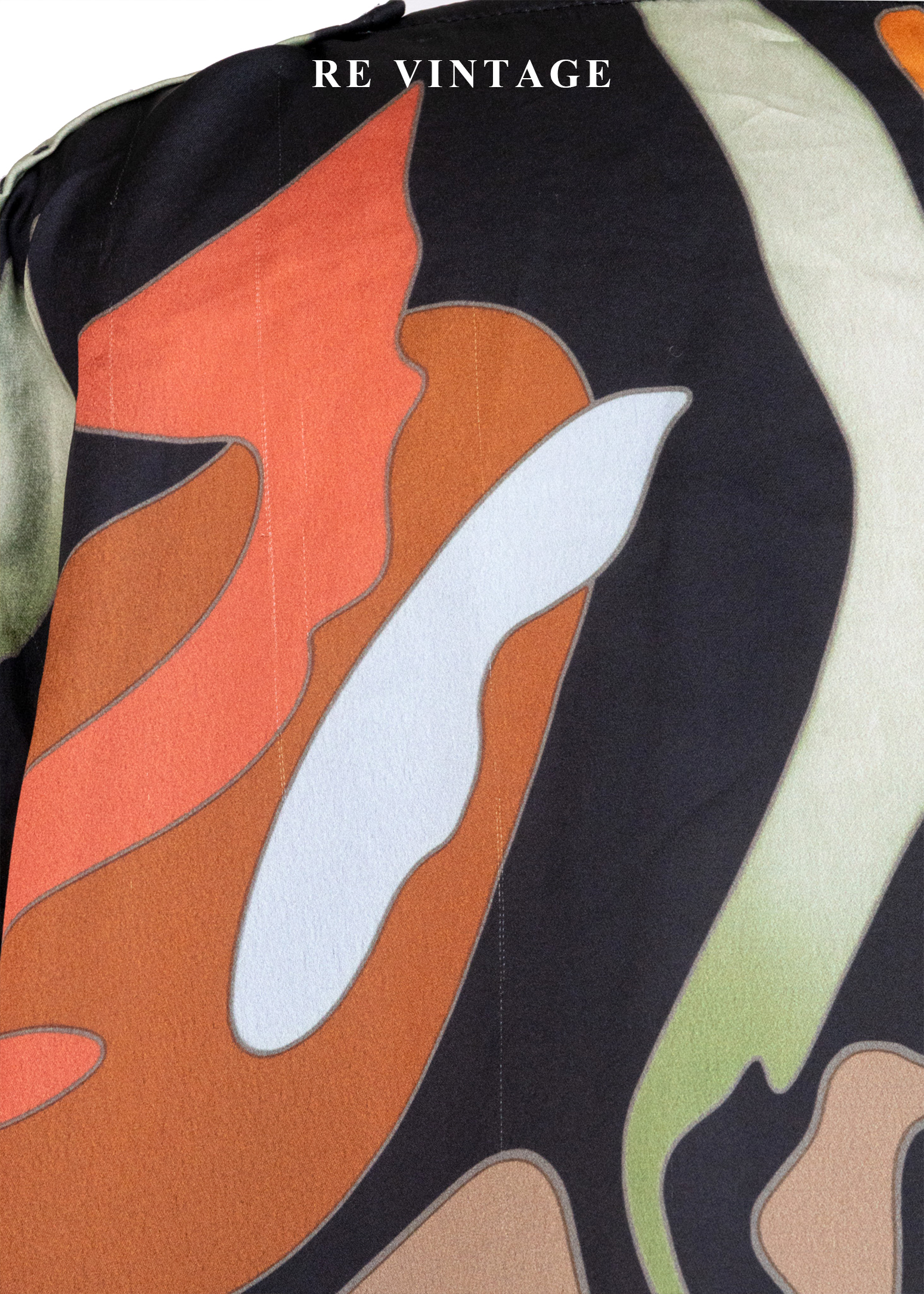 Shapes in Motion 色彩碰撞上衣16