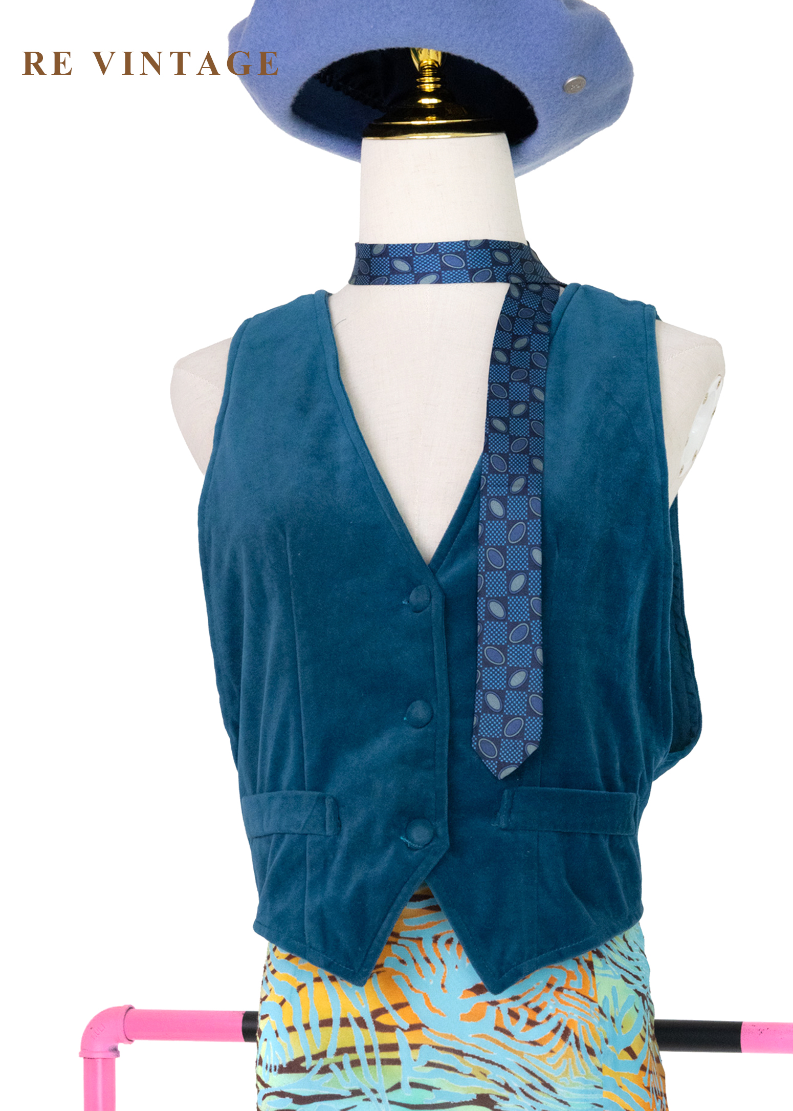 海藍色剪裁俐落絨布背心