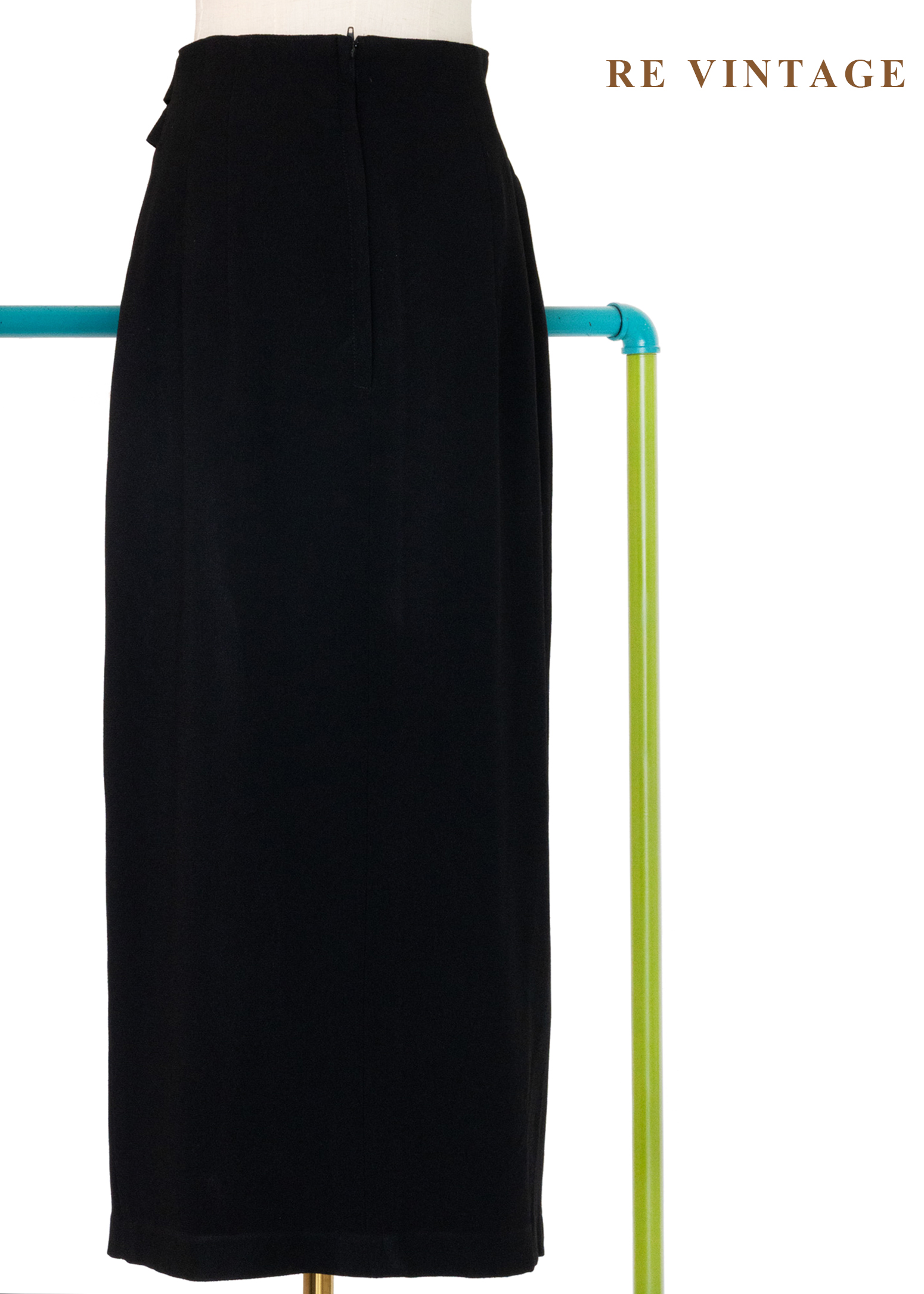 質感單品 - 高冷俐落的高腰金釦黑長裙(28")9