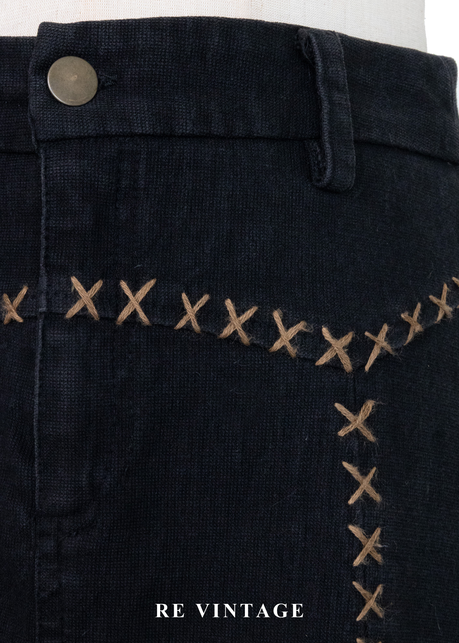 荒野上的十字星刺繡A字裙(26")5