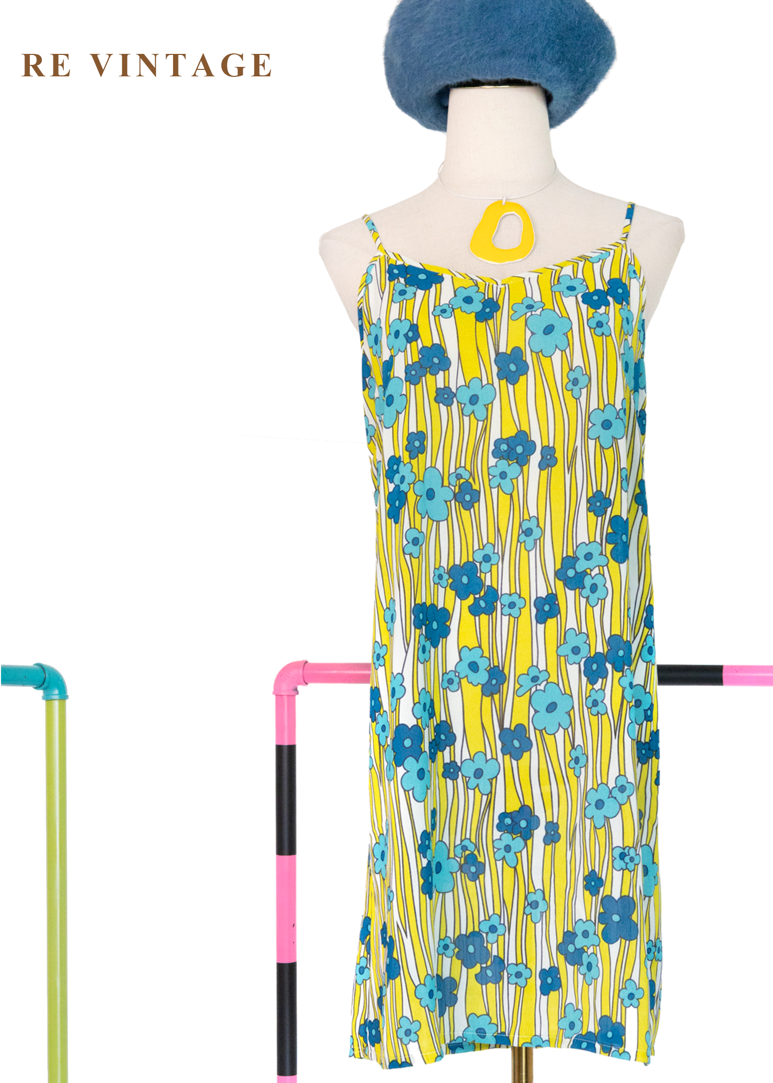 向陽藍花俏皮線條細肩帶洋裝