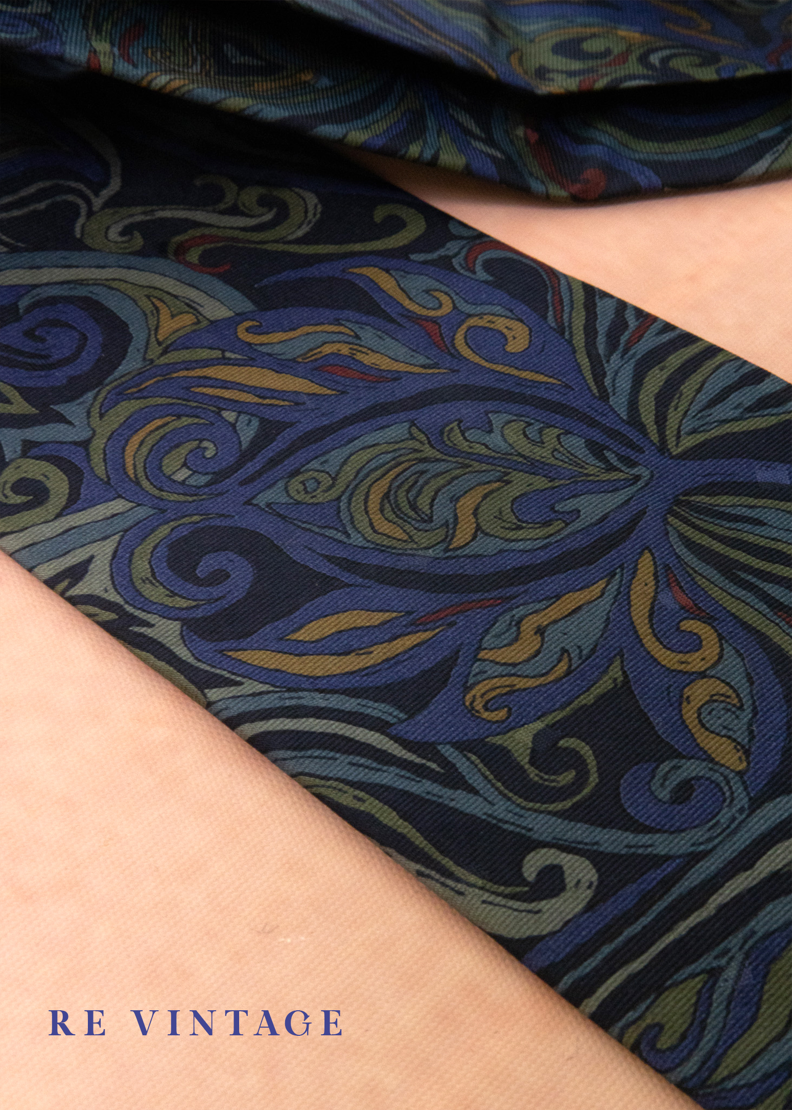 冷調漂浮渦狀煙霧領帶8