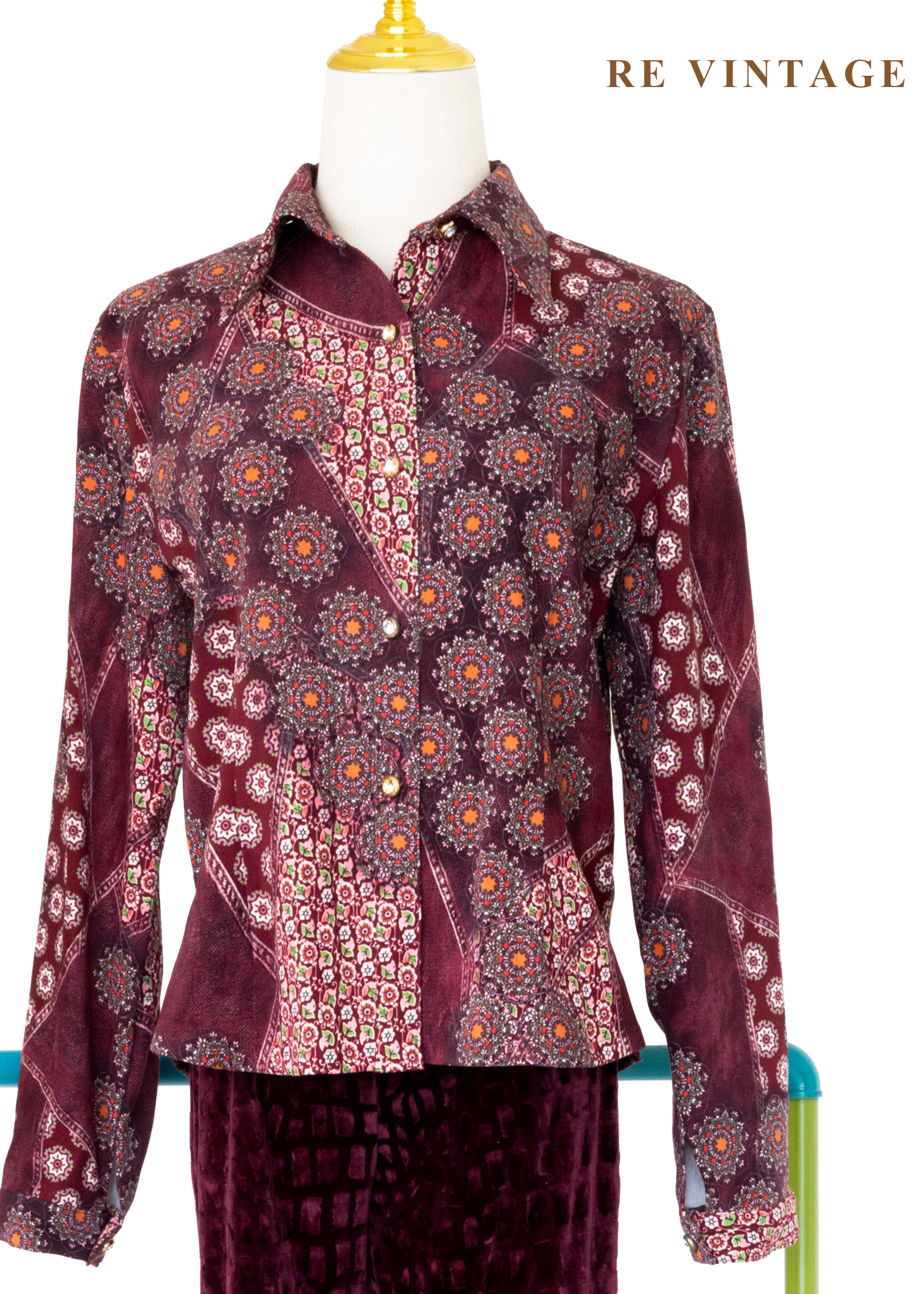 酒紅拼花的秘密訊號上衣