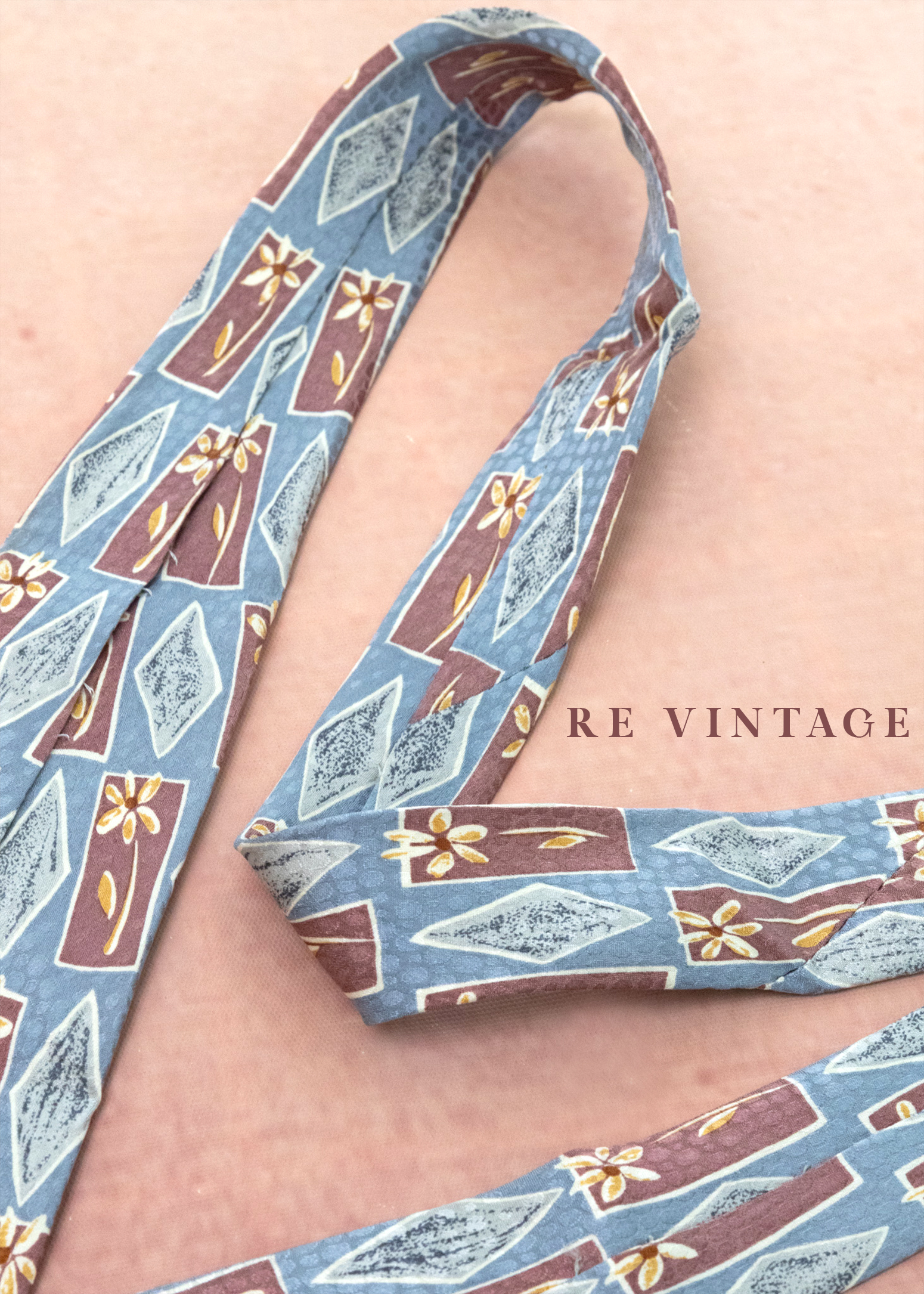 跳動著的菱格小花領帶7